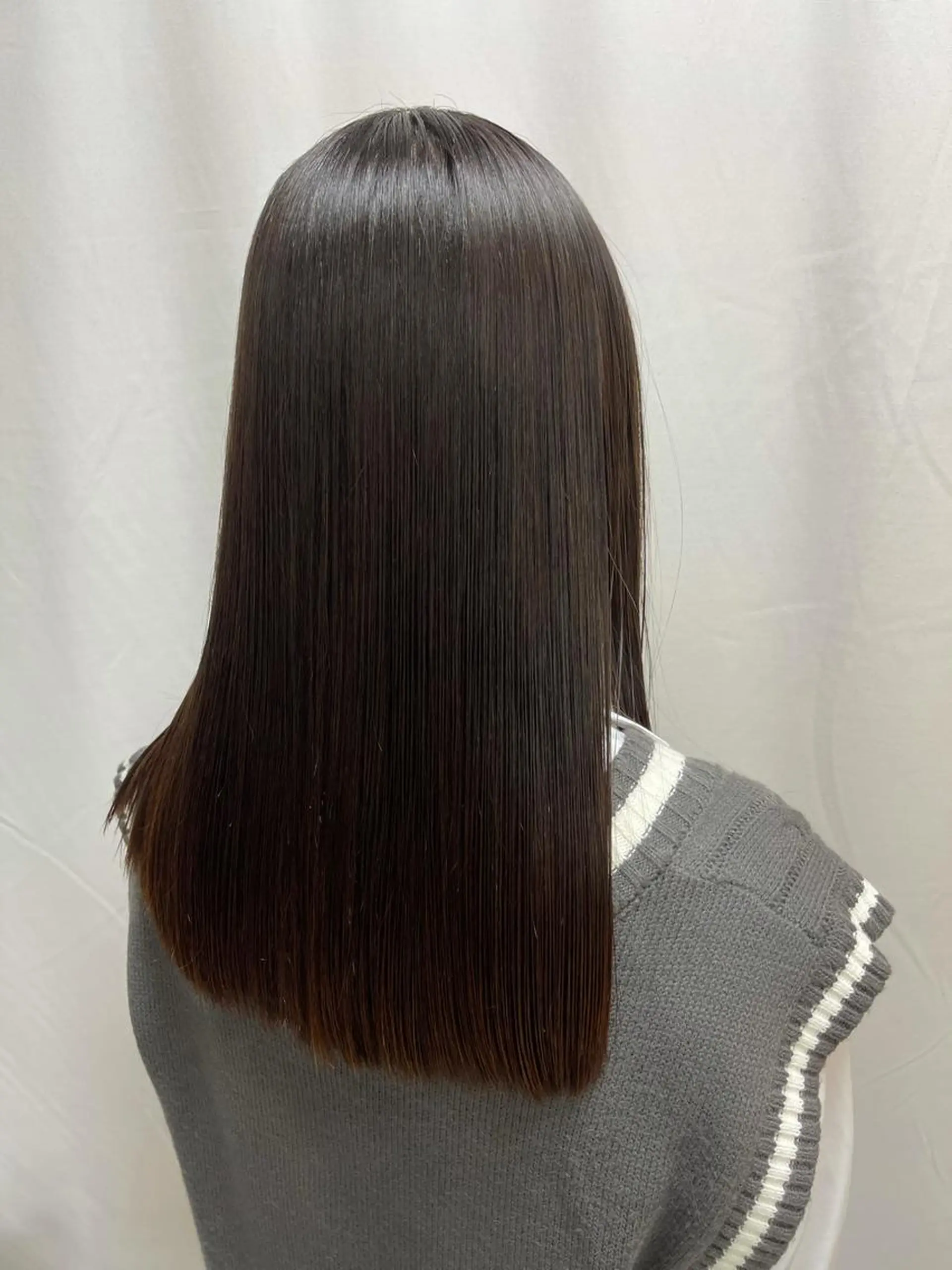 セミロング パーマ カット 縮毛矯正 トリートメント 髪質改善/縮毛矯正 /ブリーチ矯正/岡部のヘアスタイル