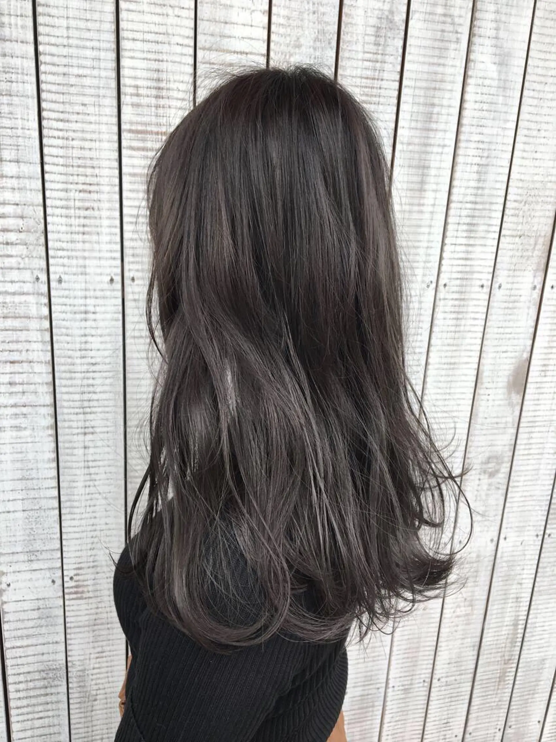 セミロング カラー ブリーチ ブルーカラー 透明感カラー グレージュ ブリーチなしカラー ヘアカラー トリートメント ケアブリーチ 坪井佑樹のヘアスタイル