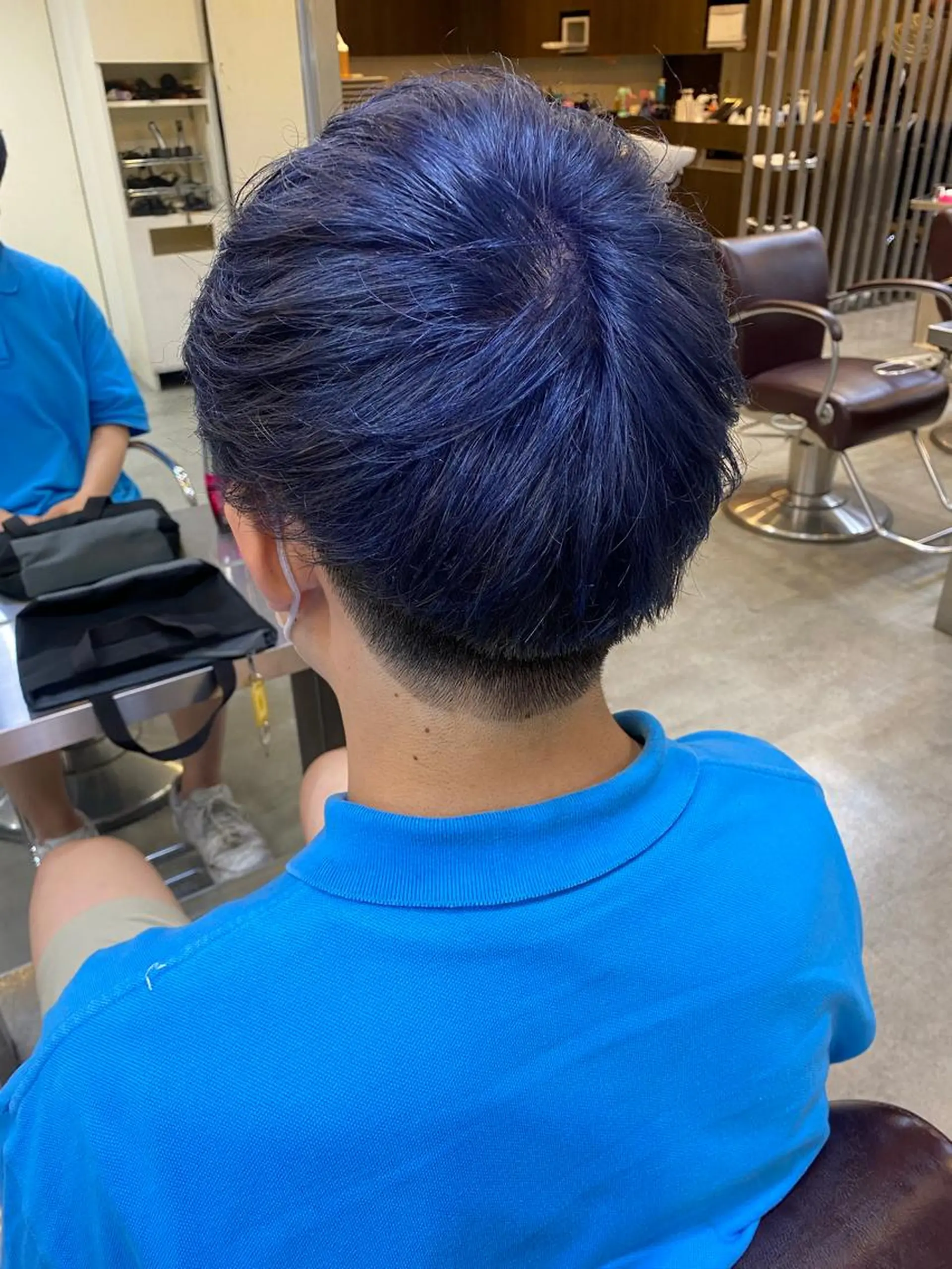 ショート パーマ ヘアアレンジ メンズ キッズ ネイル mana 暖色カラーカットのヘアスタイル
