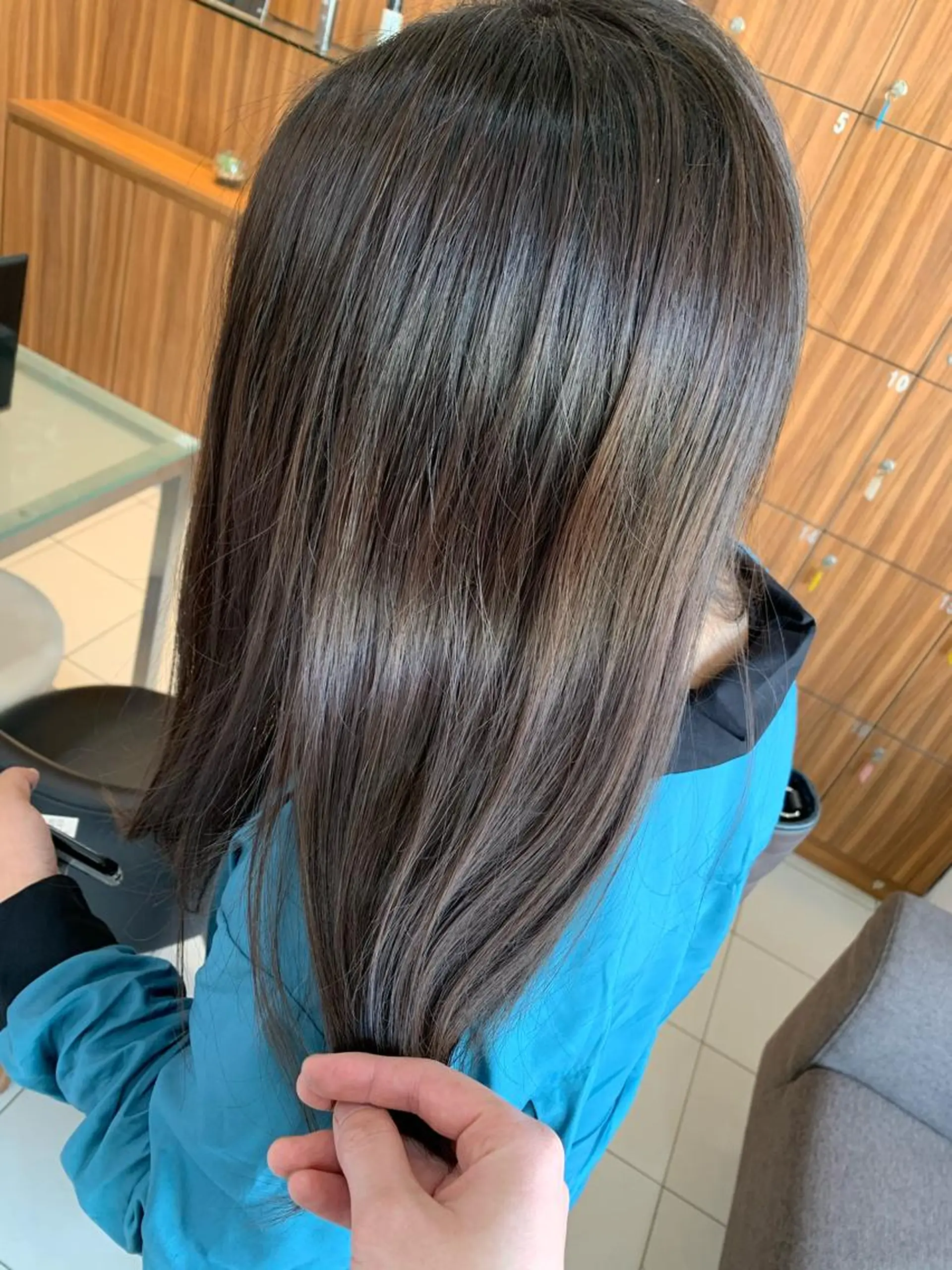 ロング カラー パーマ 縮毛矯正 トリートメント ストレートパーマ 白髪ぼかしハイライト 柳川拓哉のヘアスタイル