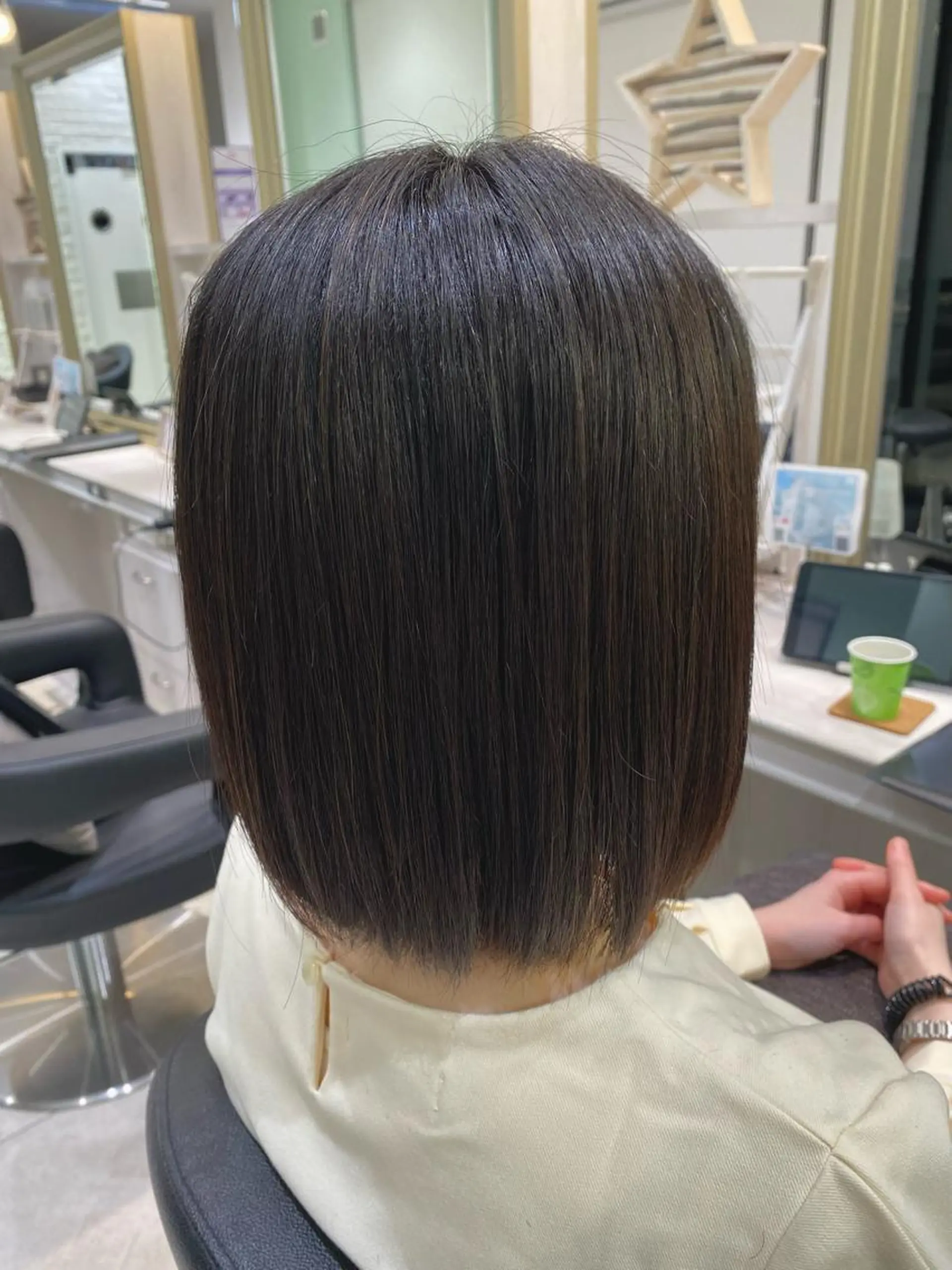ミディアム ボブ 吉澤 海咲のヘアスタイル