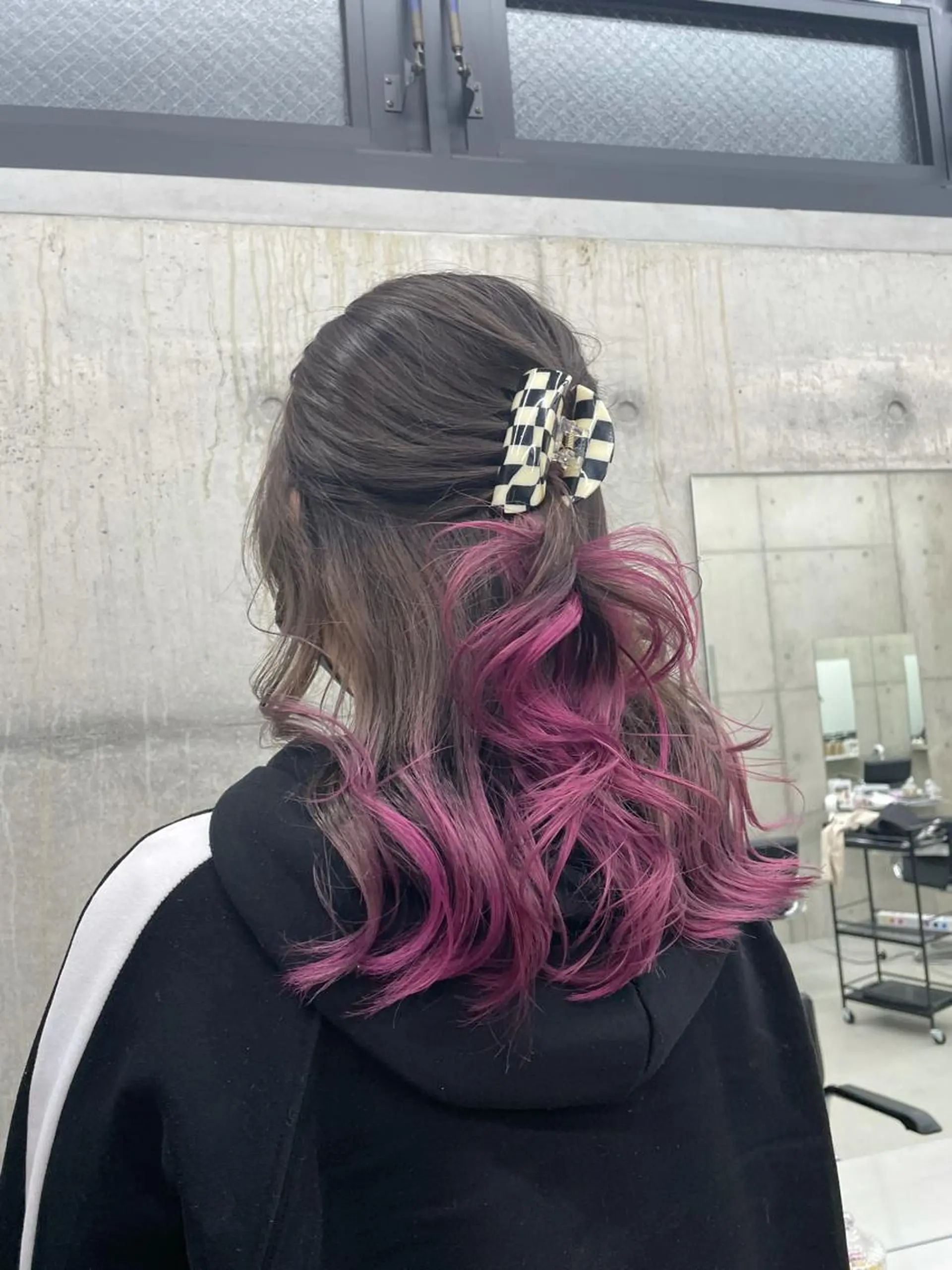 セミロング 岡留 愛美のヘアスタイル