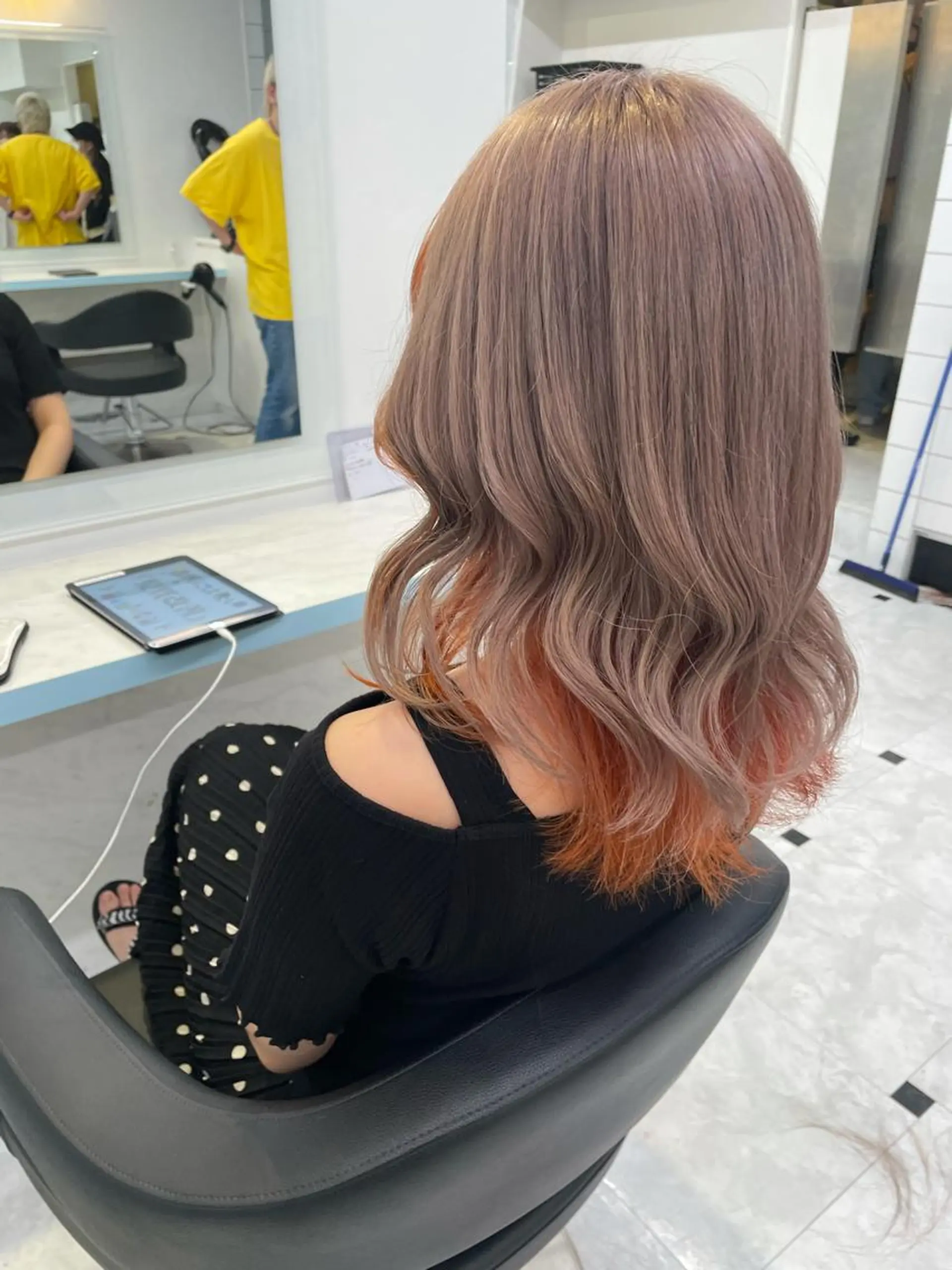 ミディアム サロウィン新宿三丁目East所属・顔周りレイヤー/新宿 /モテ艶カラー/航介のヘアスタイル