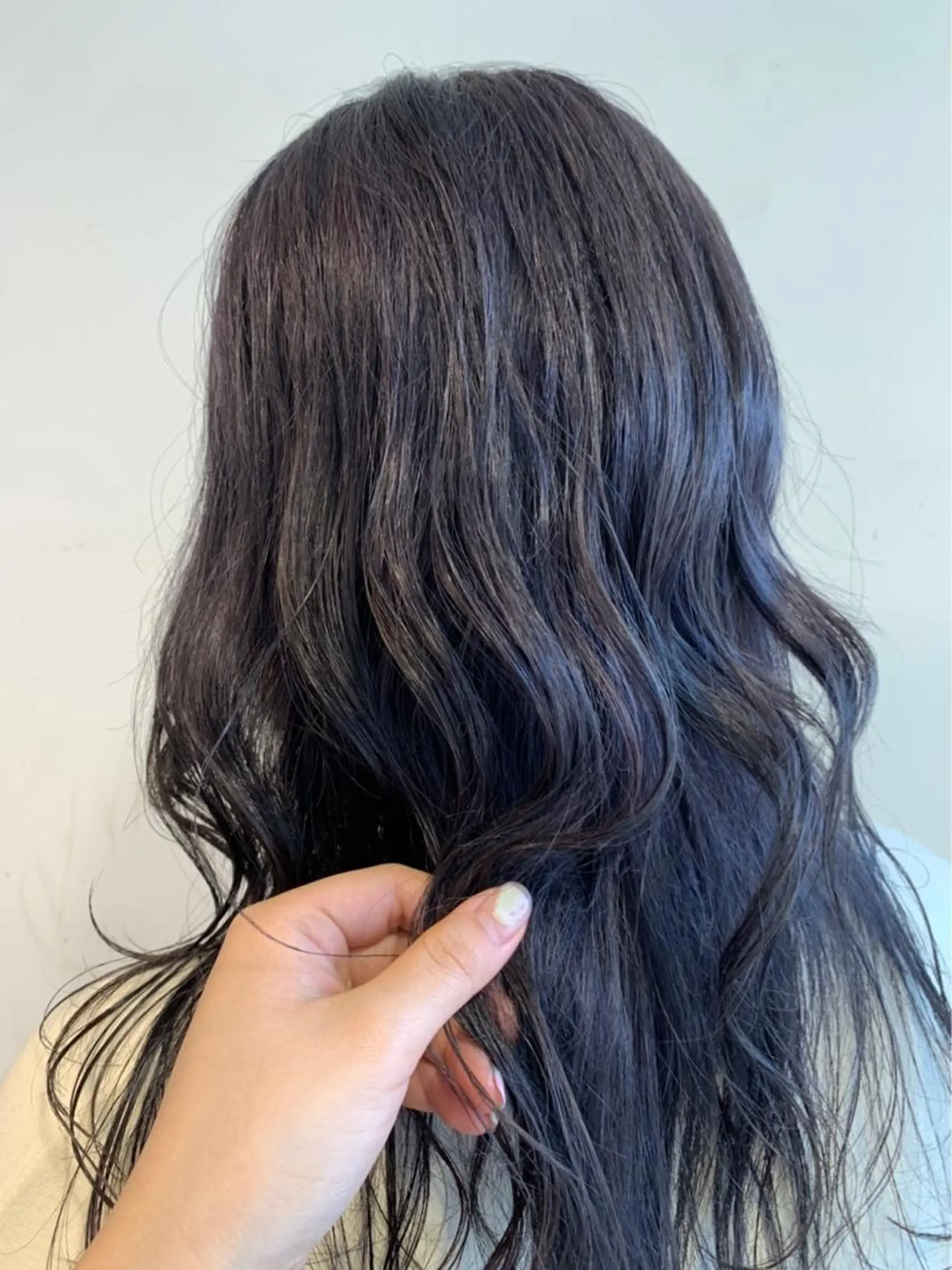 ロング カラー 篠原 美月のヘアスタイル