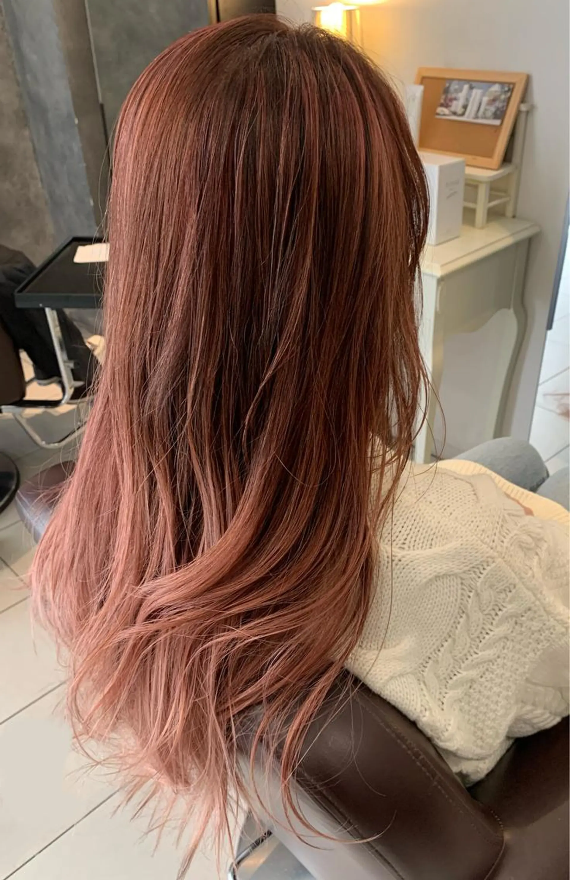 ロング カラー ロングレイヤー グラデーションカラー ハイライトカラー ピンクカラー ハイライト ヘアカラー 艶カラー/エクステ/ 藤原リックのヘアスタイル