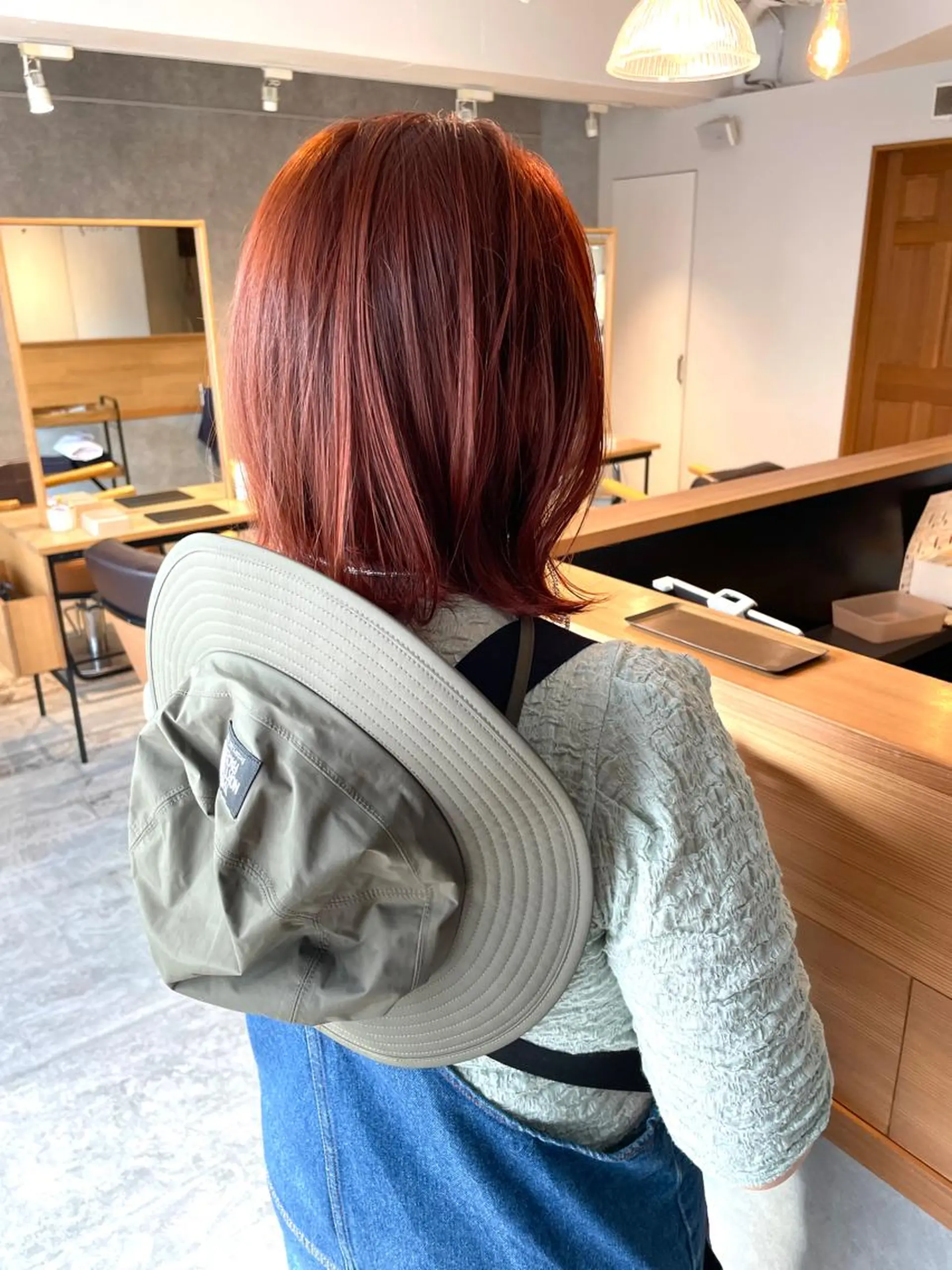 セミロング カラー ZOA classic hair所属・東 みのりのヘアスタイル