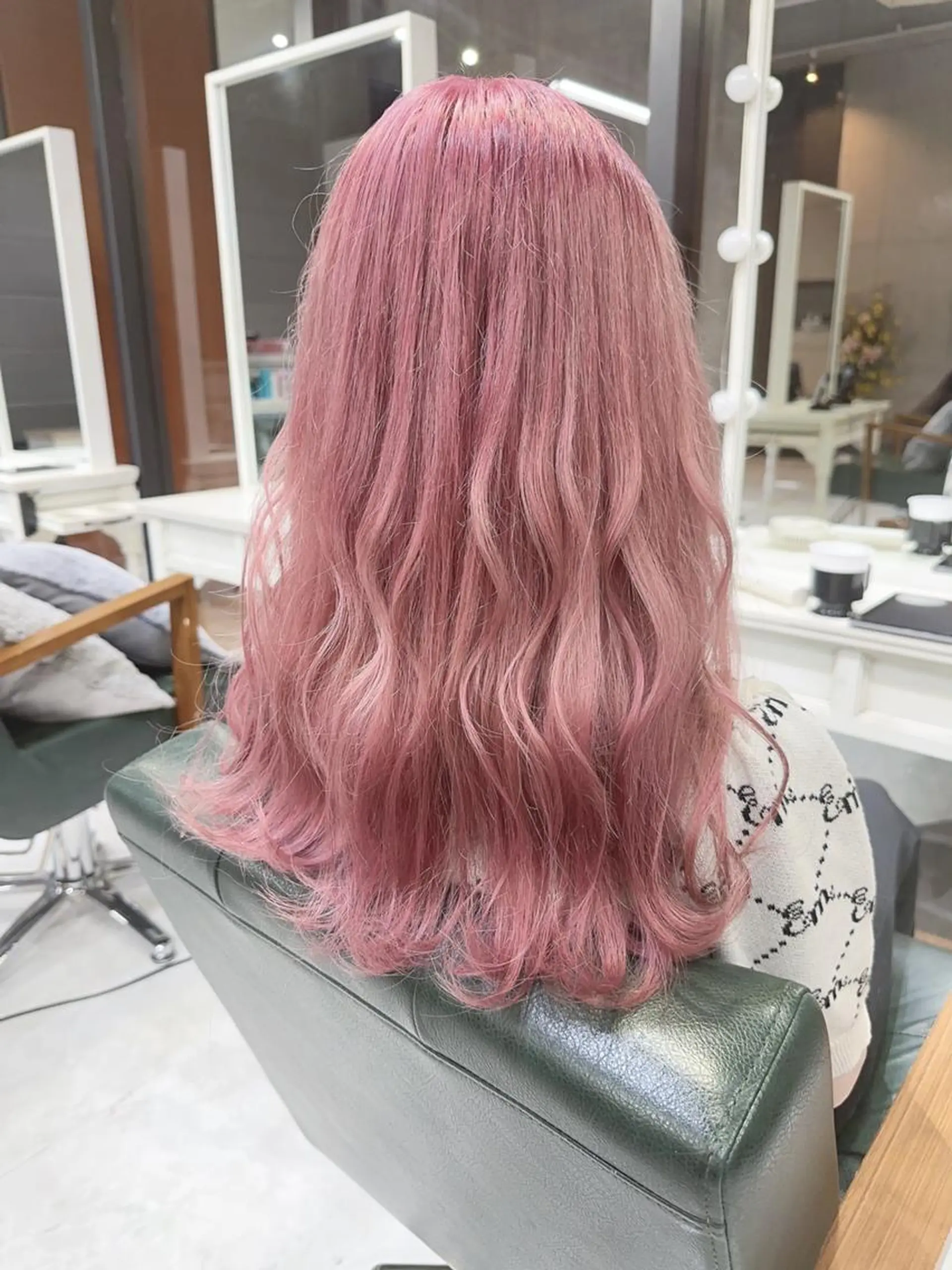 ロング カラー ピンクカラー ホワイトピンク ロング モテ髪透明感❤️ デイズヘアカラーのヘアスタイル