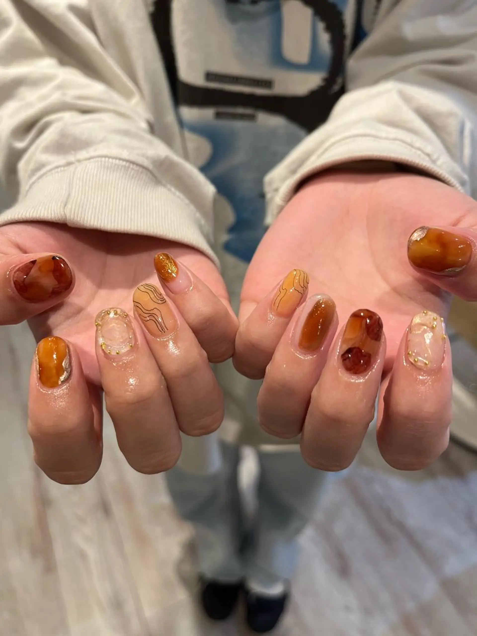 ネイル ハンドネイル une／YUKINA 🫧大人nuanceのネイルデザイン