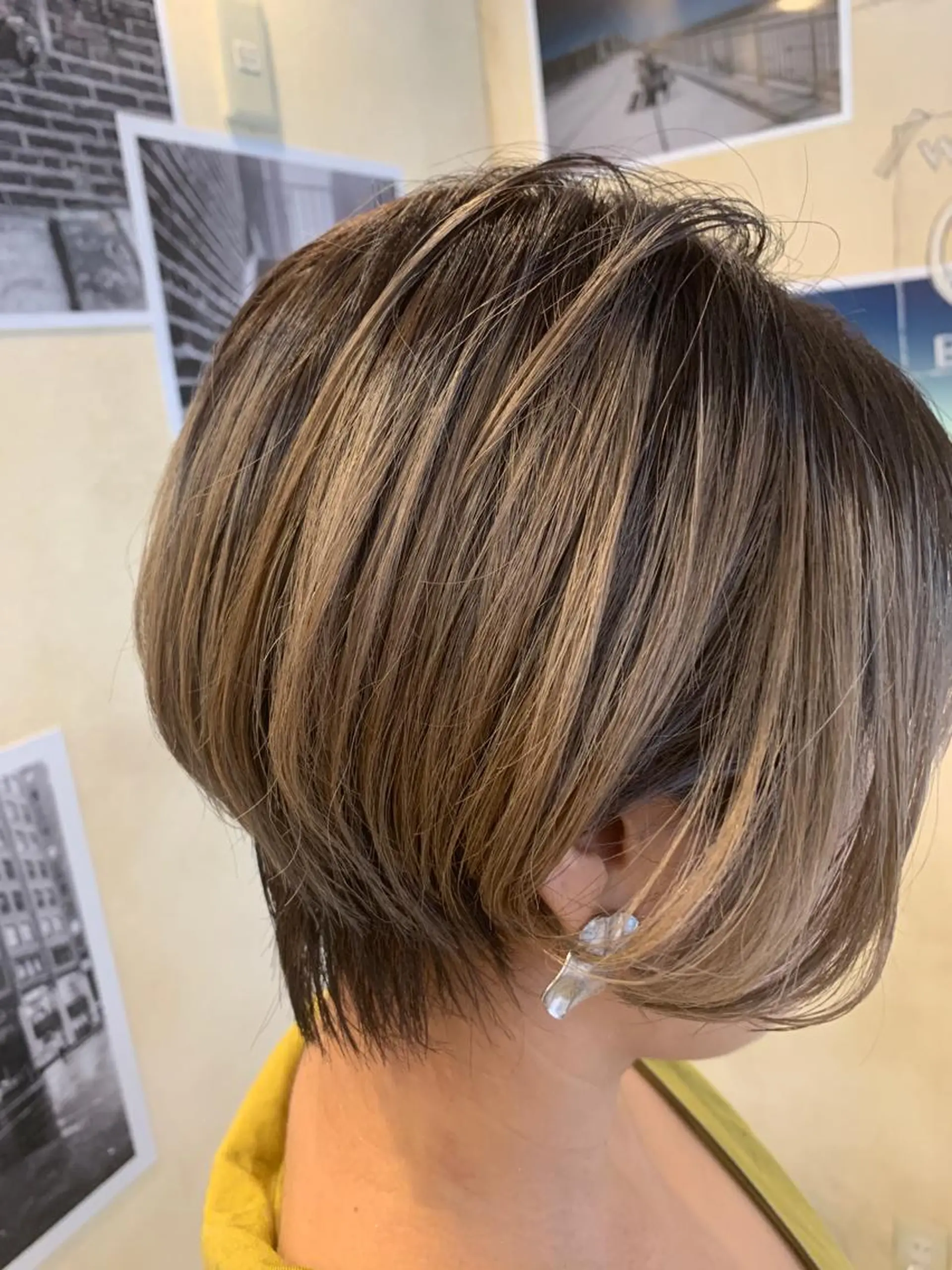 ショート カラー ハンサムショート ブリーチ ハイトーンカラー ショートヘア カット ヘアカラー トリートメント 林 里美のヘアスタイル