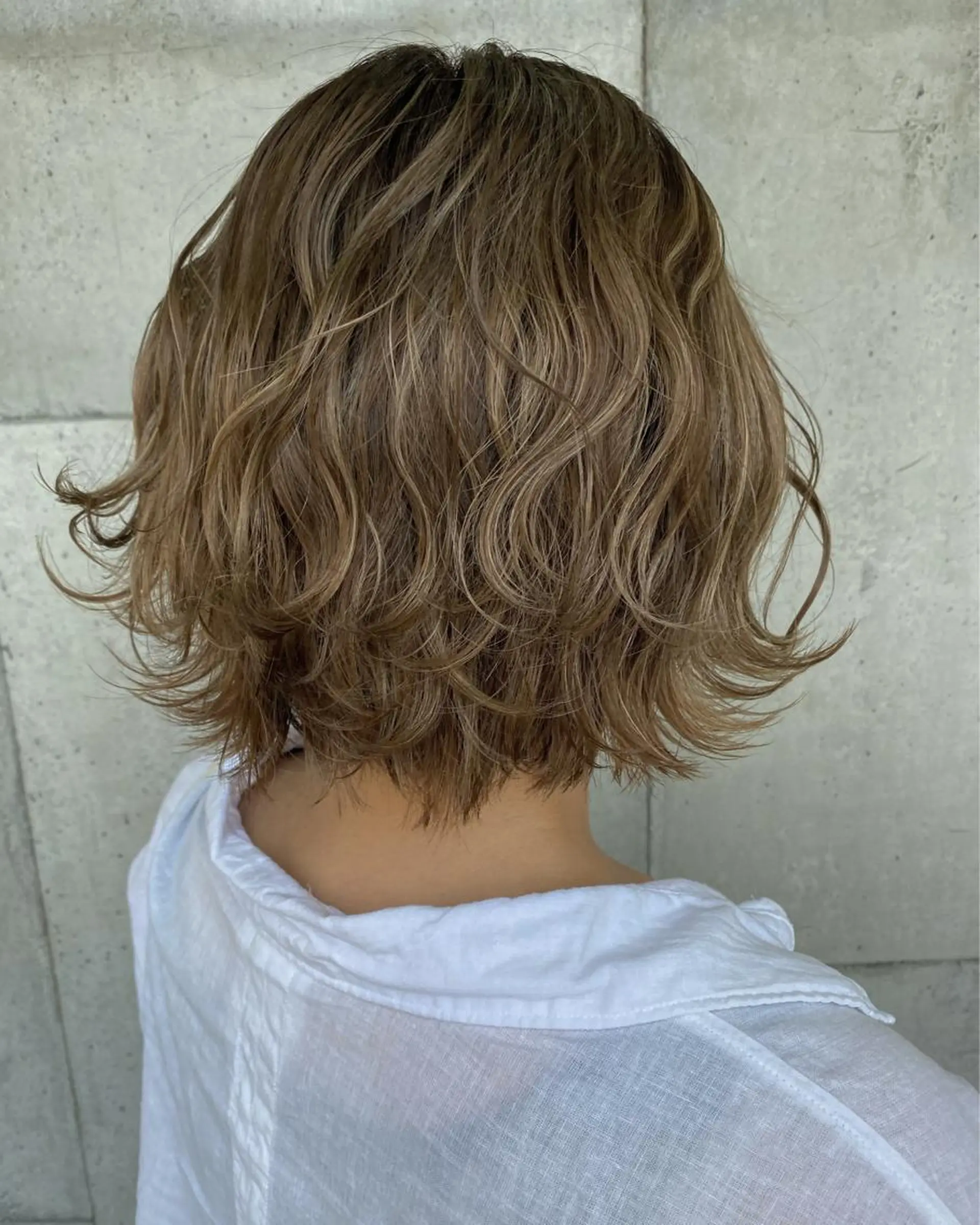 ミディアム カラー ベージュカラー ハイライトカラー ハイライト カット ヘアカラー 東 寛道のヘアスタイル