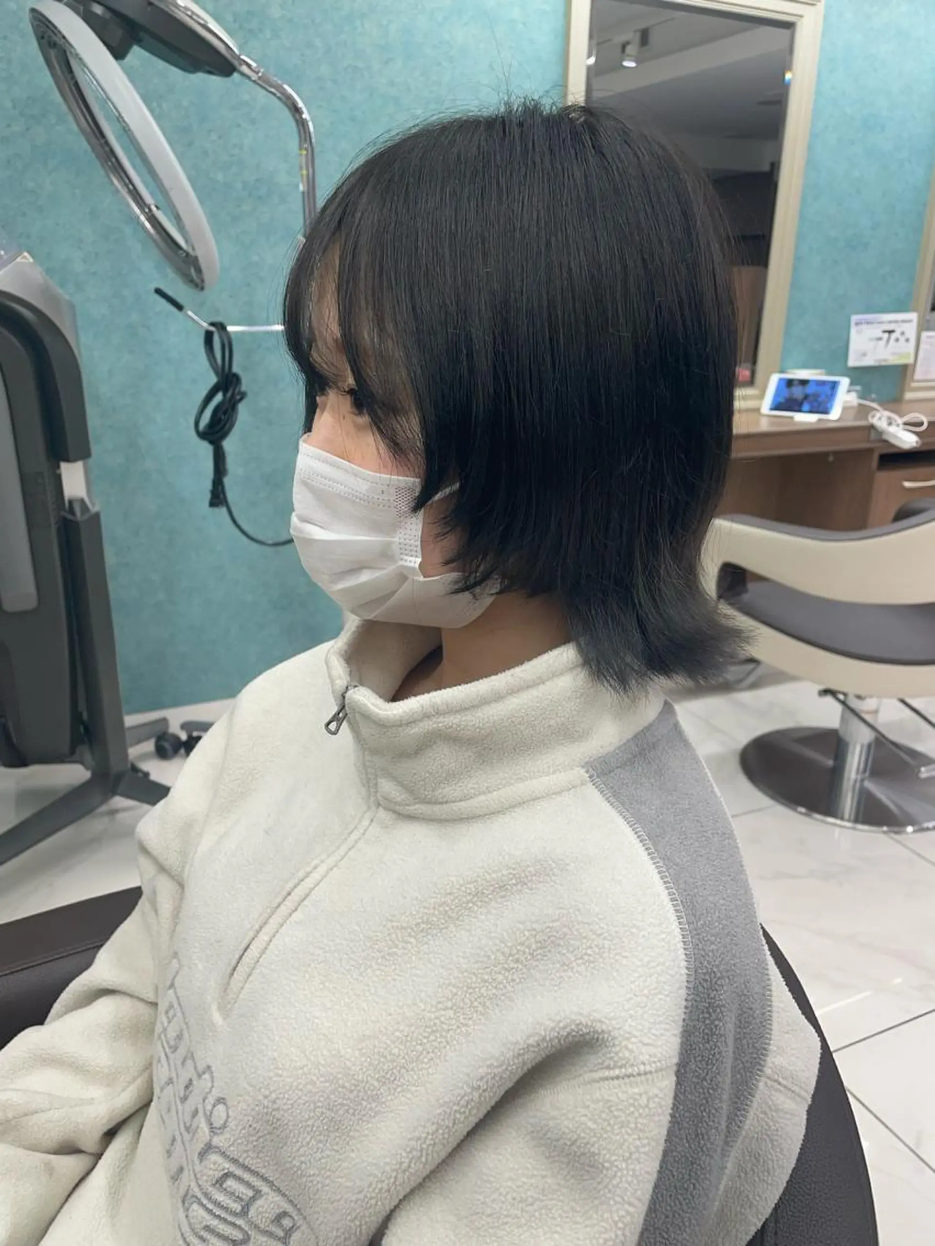 ミディアム カラー 渡部凌我 小顔ウルフ ハイトーンカラーのヘアスタイル