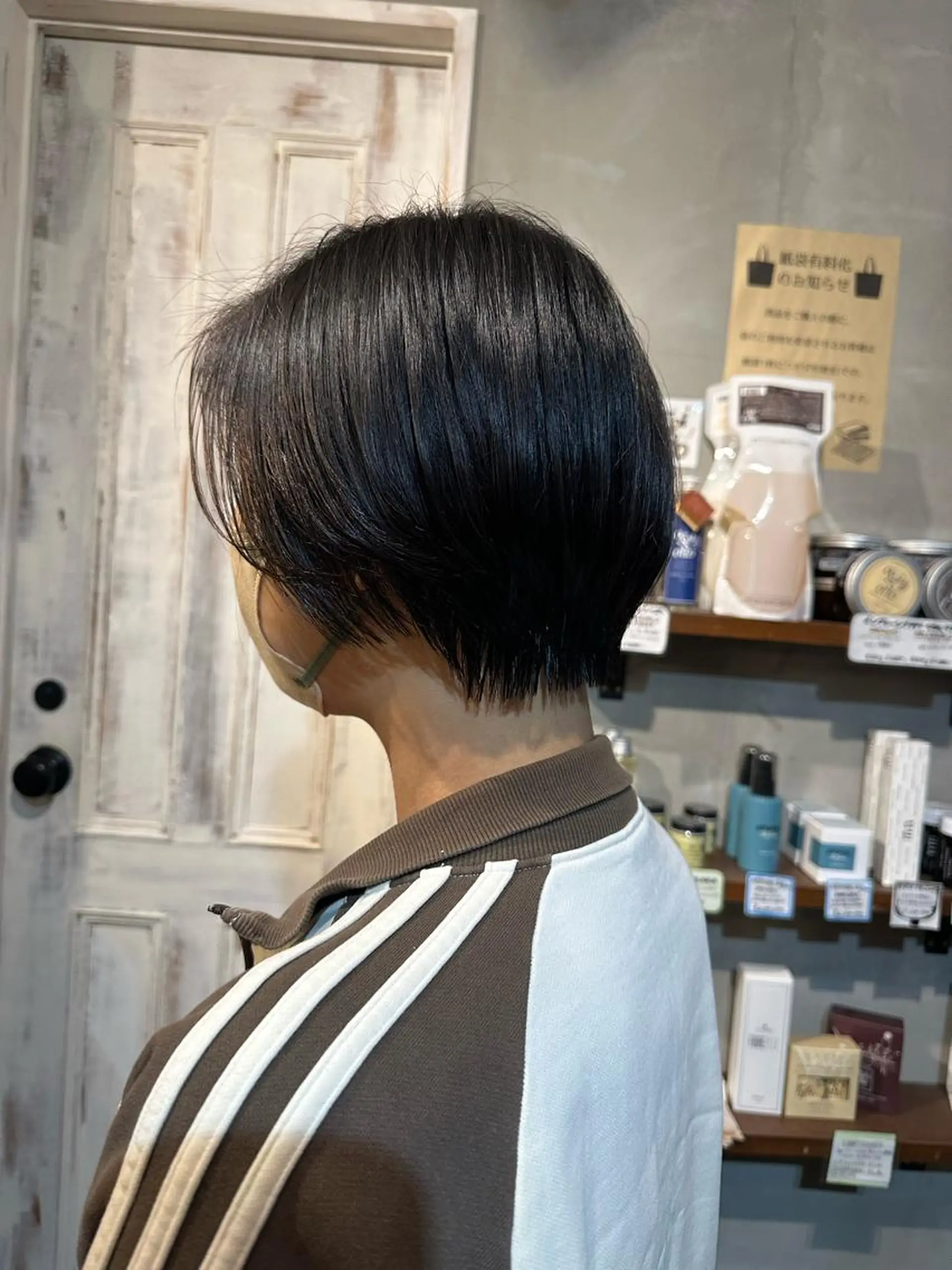 ショート カラー 中村 彩乃のヘアスタイル