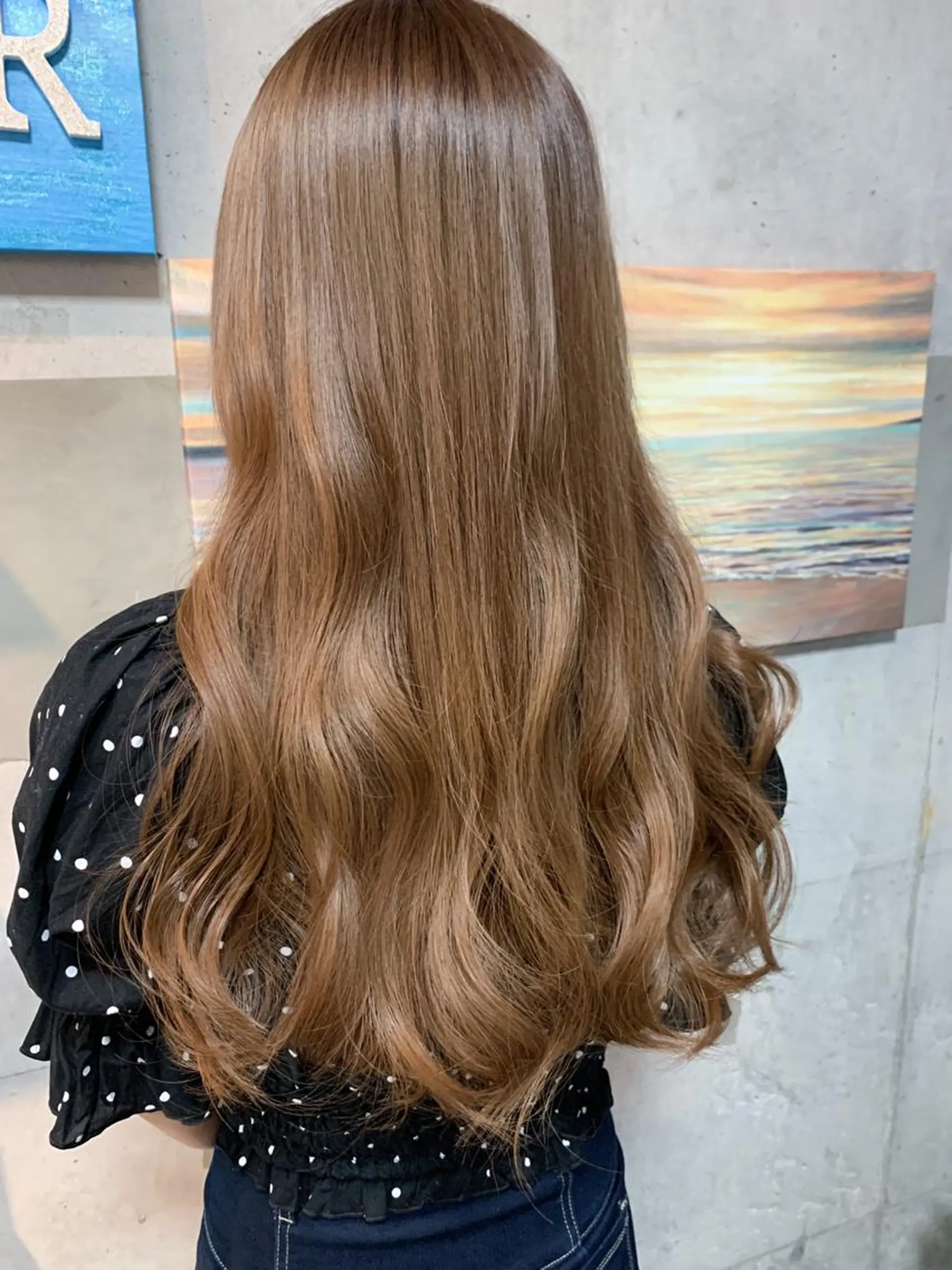 ロング カラー ベージュカラー ブリーチ 透明感カラー ヘアカラー トリートメント Beach 代表 KENTAのヘアスタイル