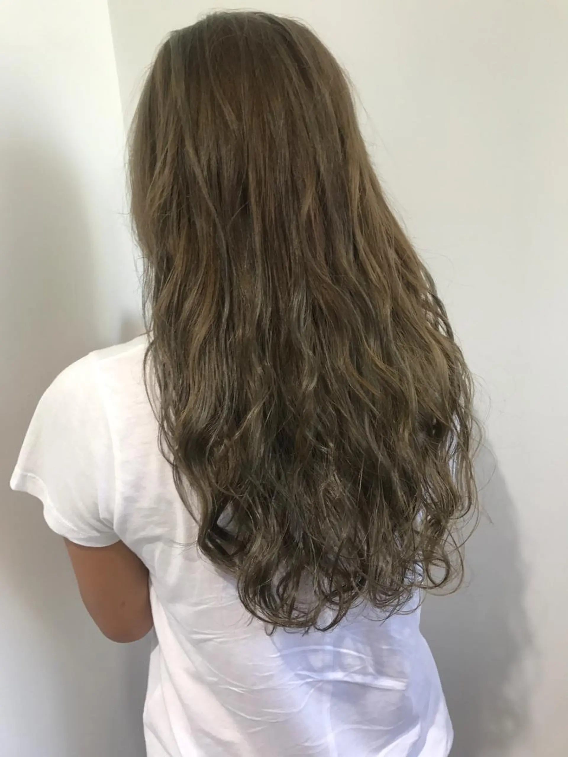 ロング カラー パーマ アディクシーカラー ハイライトカラー 3Dハイライト ハイライト ブリーチ特化 梅田本多翔のヘアスタイル