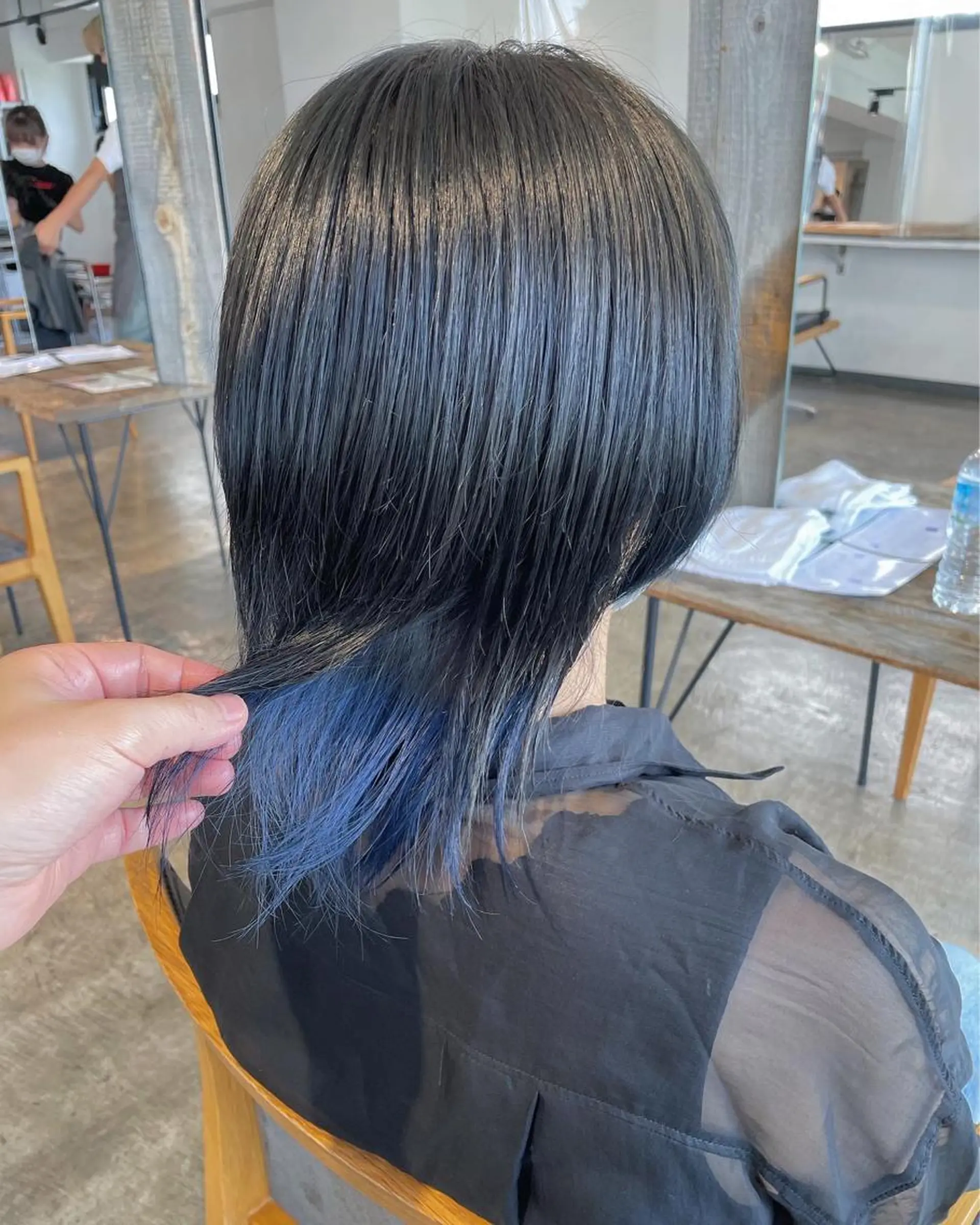 ミディアム カラー ブルーカラー インナーカラー ヘアカラー トリートメント ハイトーン/レイヤー /ケアブリーチ石川治のヘアスタイル