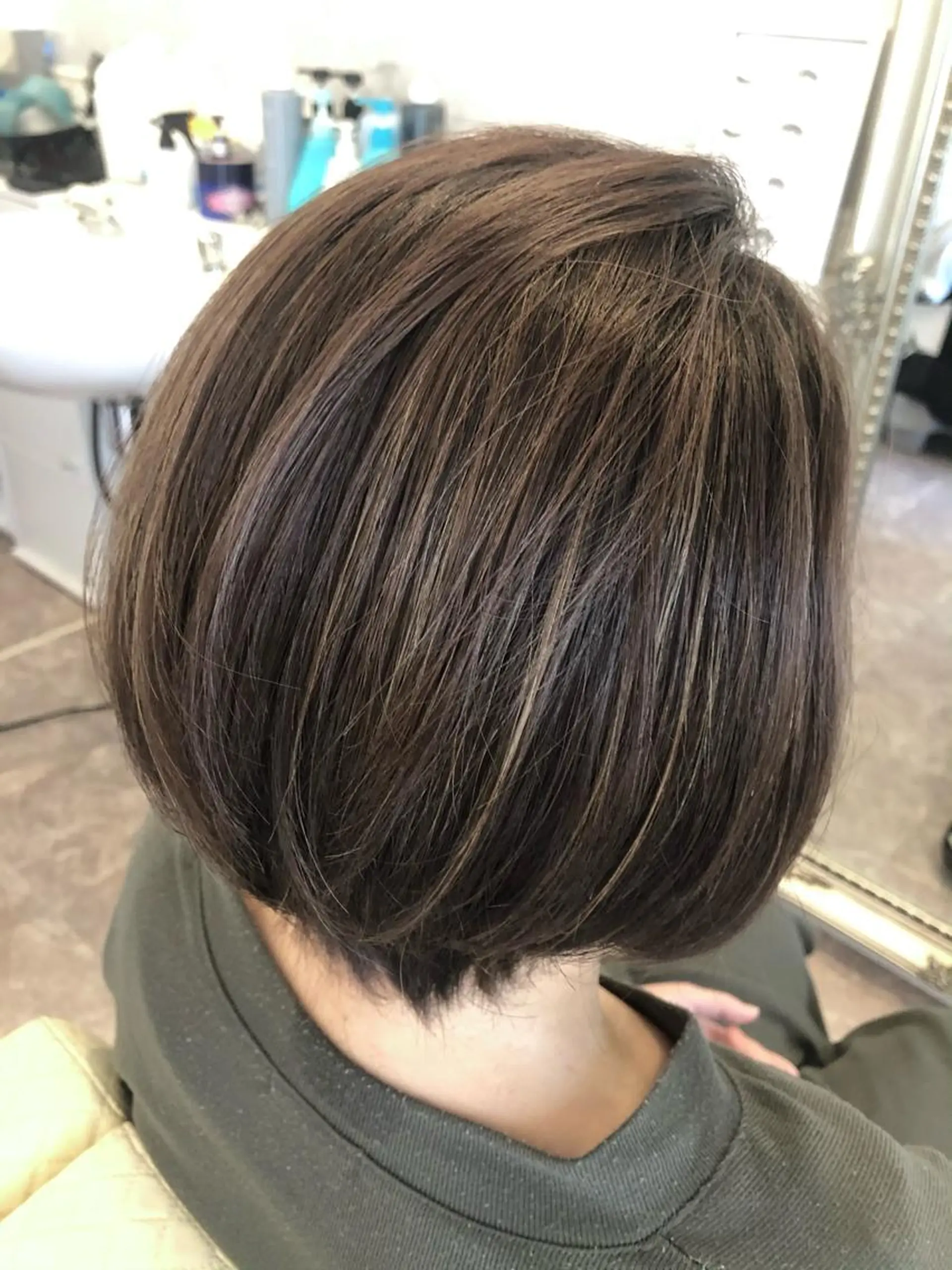 ショート カラー ベージュカラー ハイライトカラー ハイライト カット ヘアカラー La.fleur ラ.フルールのヘアスタイル