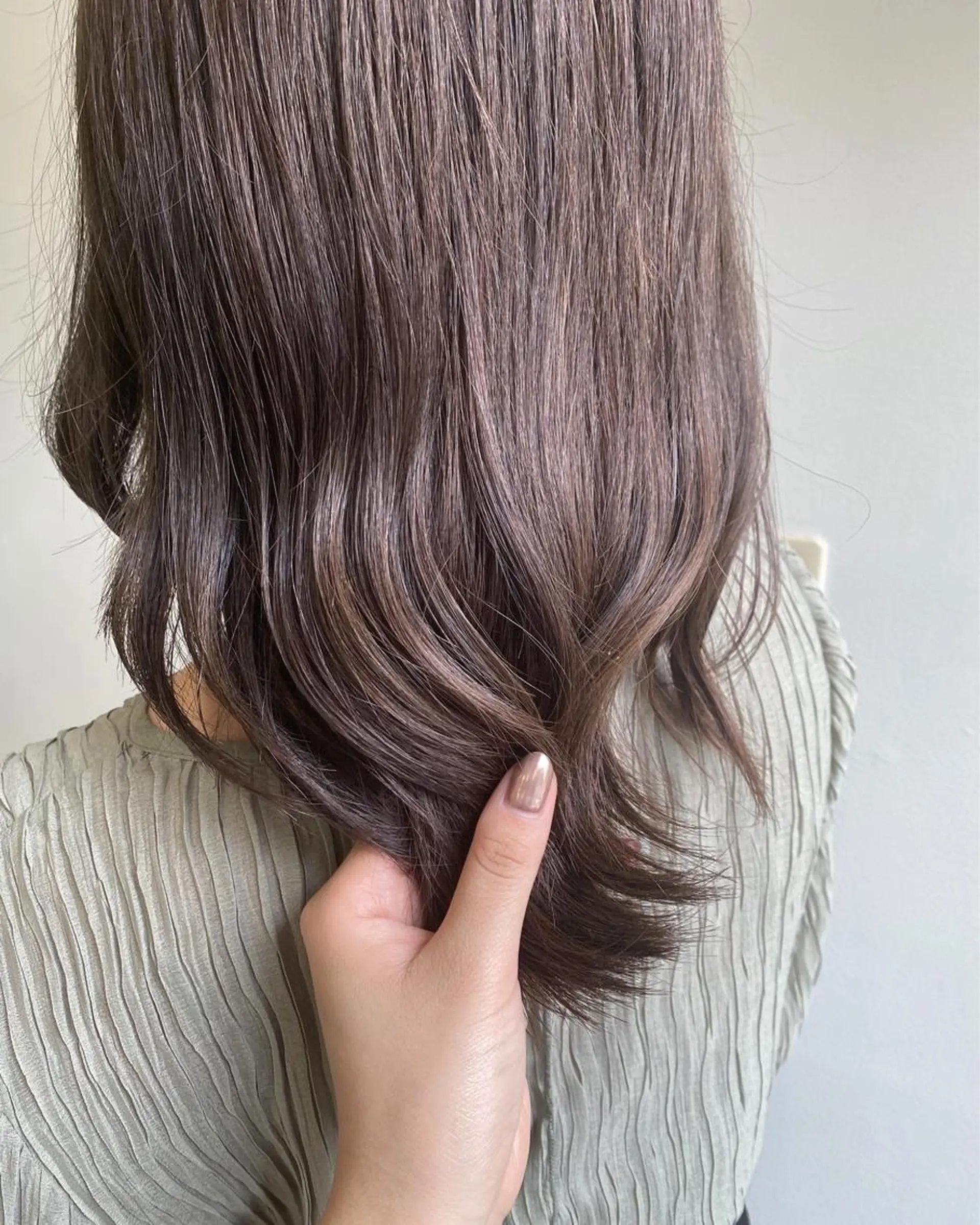 ミディアム カラー ベージュカラー 透明感カラー グレージュ saki🌼ボブ× 透明感カラー🌼のヘアスタイル