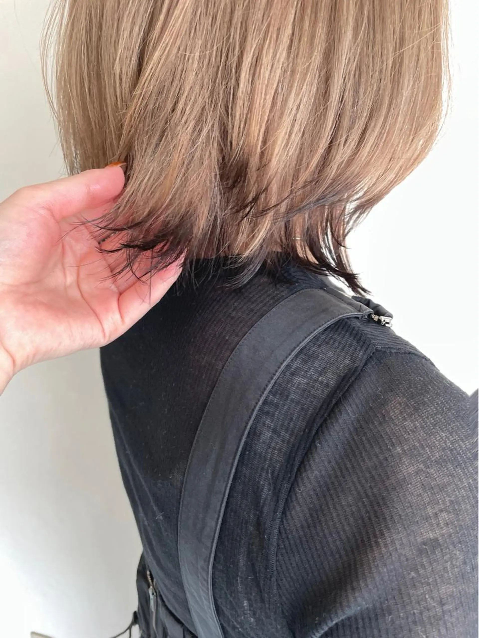 ミディアム 金井愛華 【monolith】のヘアスタイル