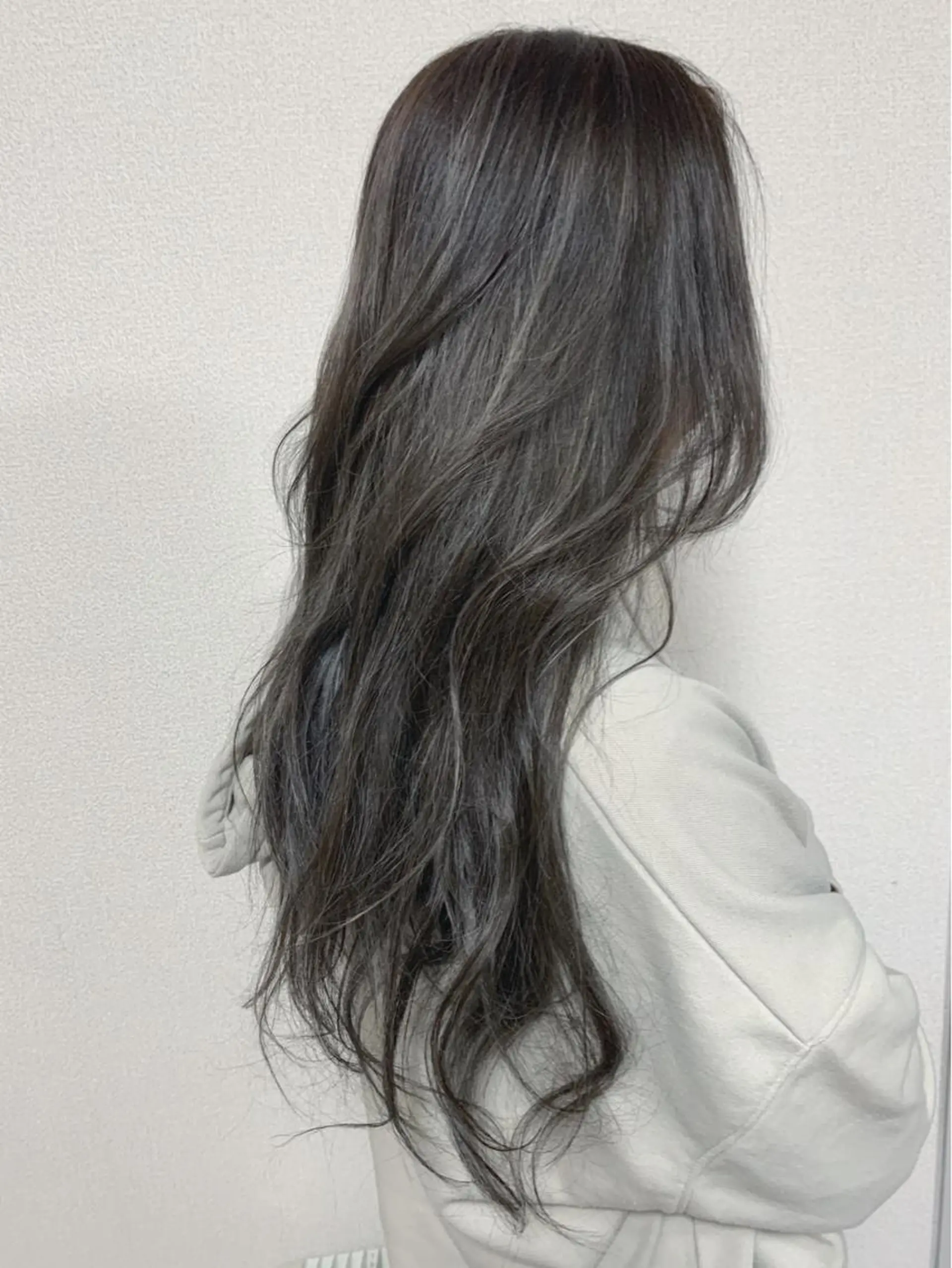 ロング カラー ヘアカラー トリートメント 福森 みずきのヘアスタイル