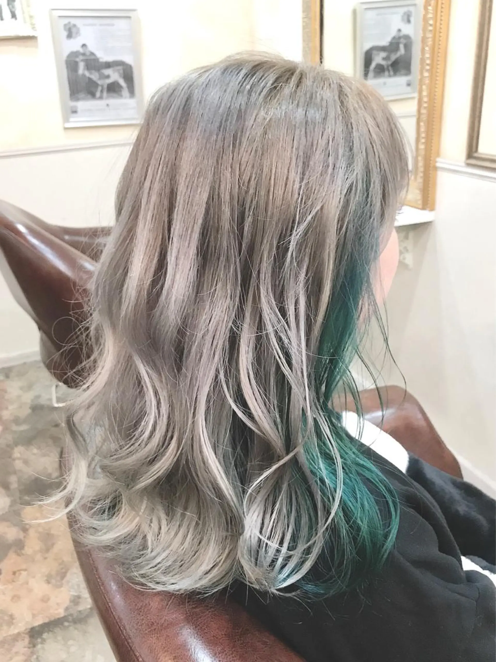 セミロング カラー ヘアカラー 岩谷/ブリーチ 🪽透明感カラーのヘアスタイル