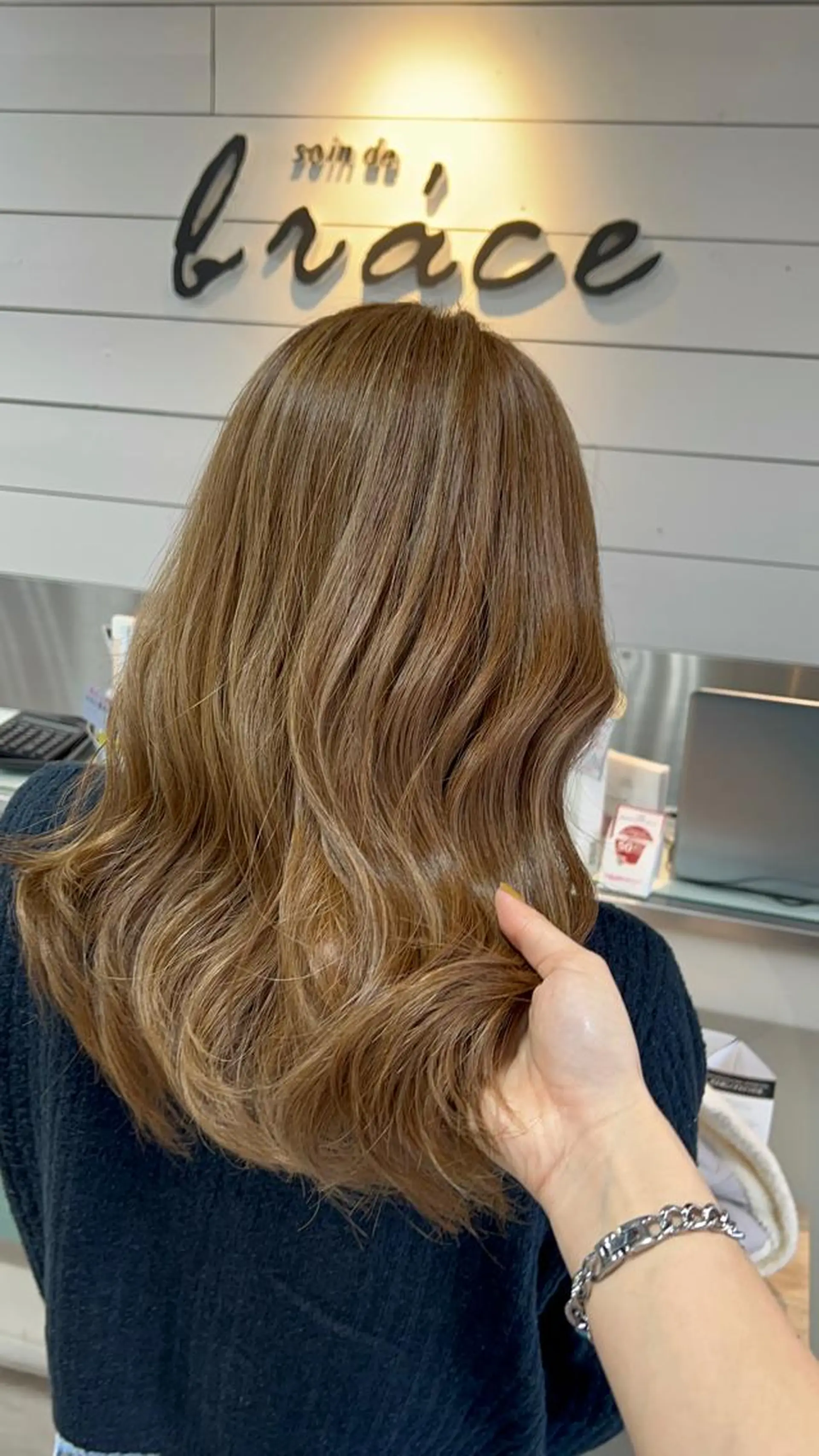 セミロング カラー ヘアアレンジ インナー×縮毛矯正 ピンクカラー澤井里菜のヘアスタイル