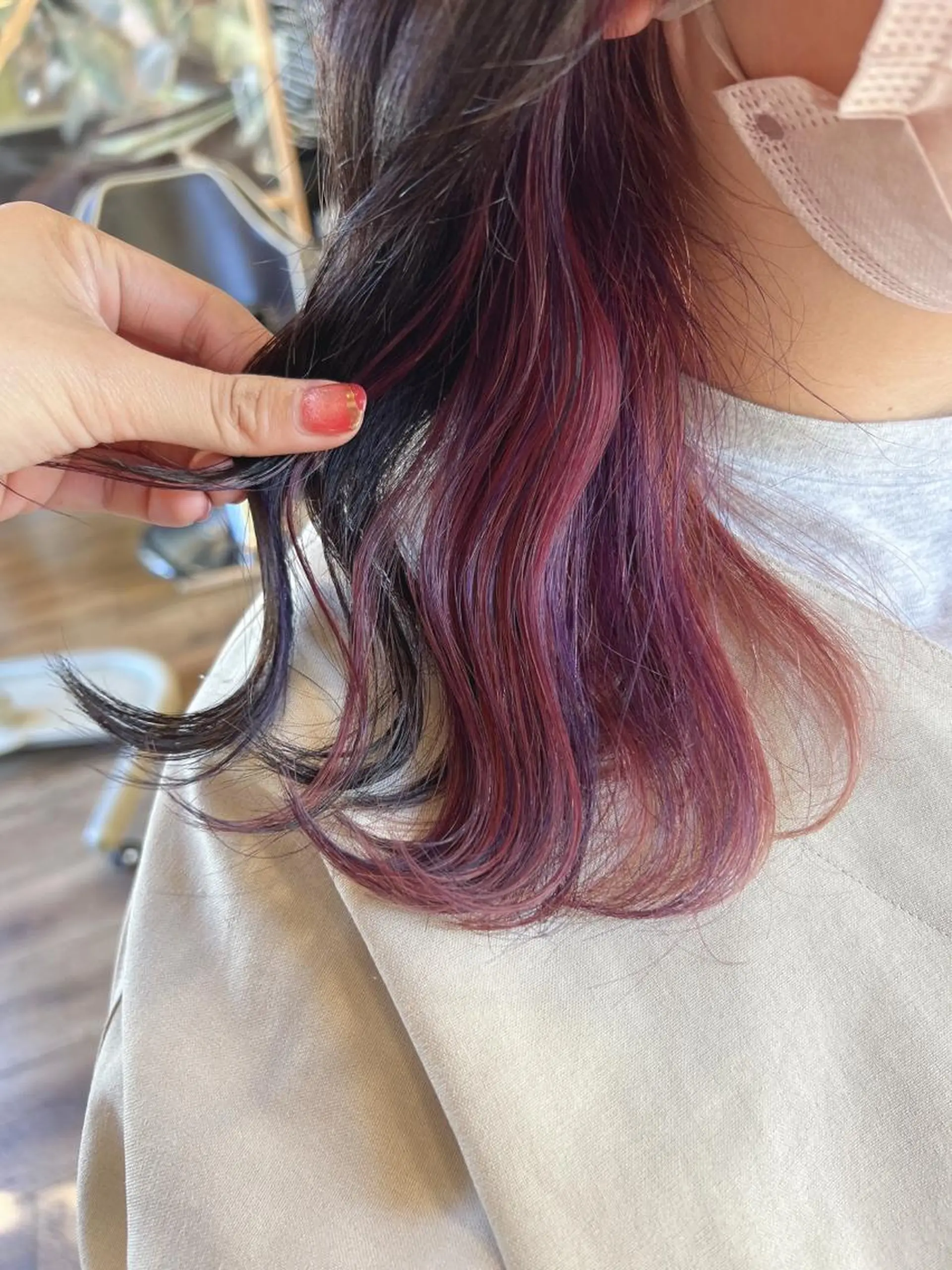 セミロング カラー ハイライトカラー インナーカラー ピンクカラー パープルカラー ハイライト ヘアカラー 🌻井上 マリー🌻のヘアスタイル