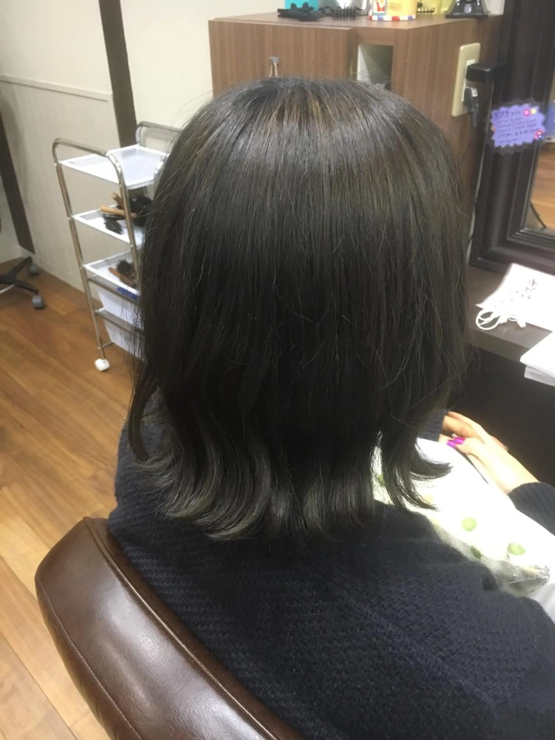 ショート ミディアム セミロング ロング カラー アッシュ ブリーチ オリーブアッシュ 東條 克義のヘアスタイル