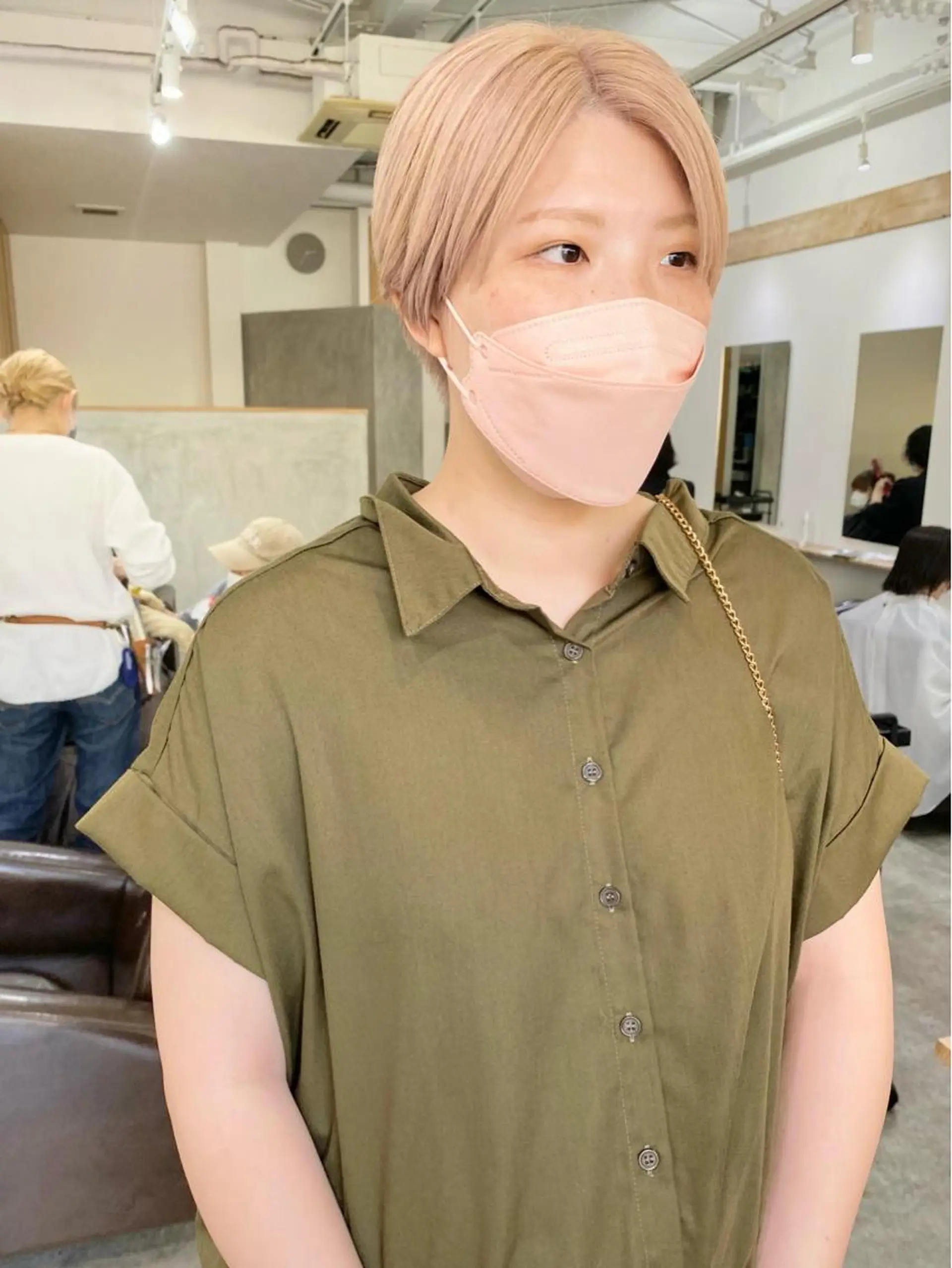 ショート カラー ベージュカラー ダブルカラー ハイトーンカラー カット ヘアカラー トリートメント 森貴裕/ベージュ/ パーマ/オリーブのヘアスタイル