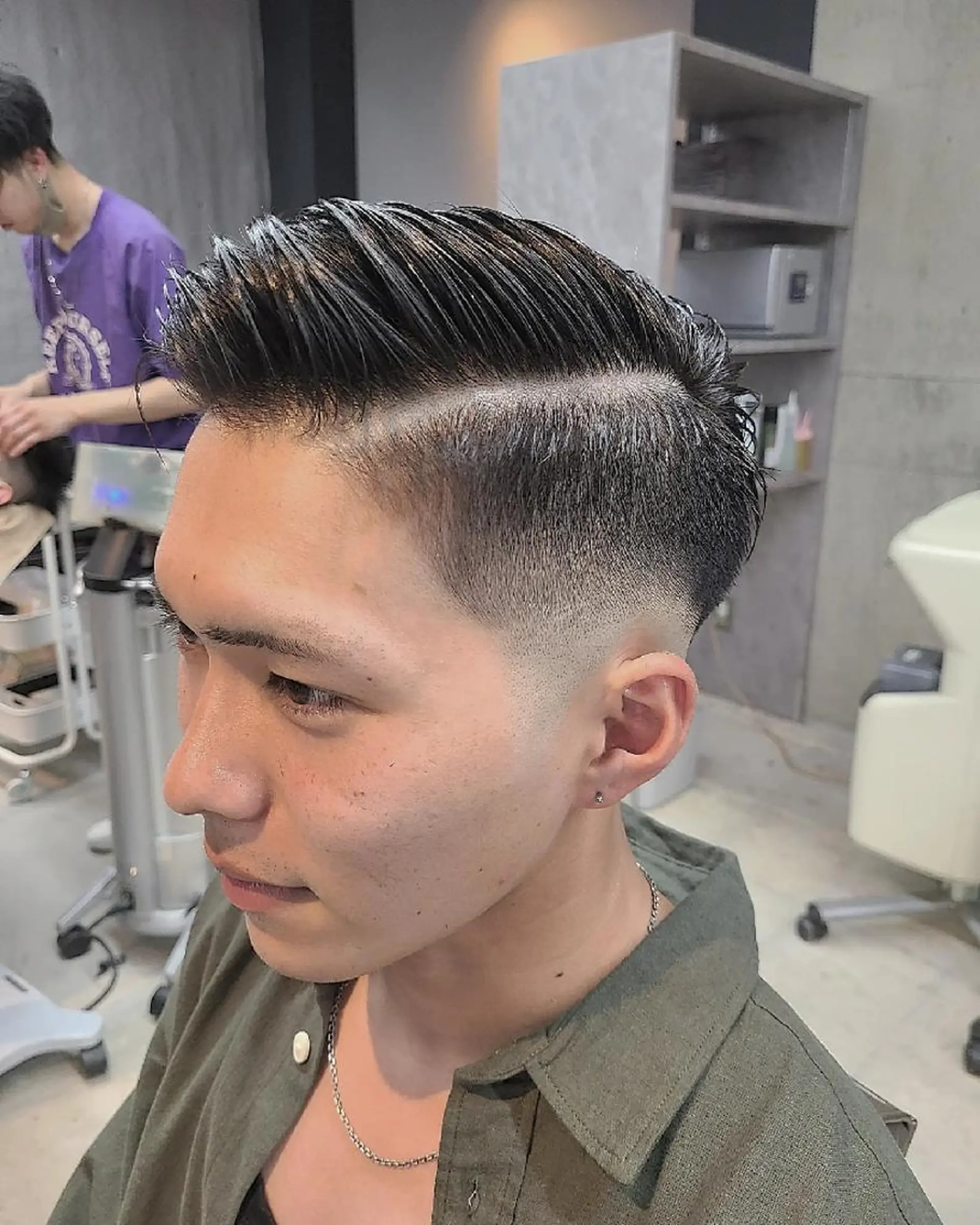 ショート メンズ フェードカット スキンフェード 盛林 桜成のヘアスタイル