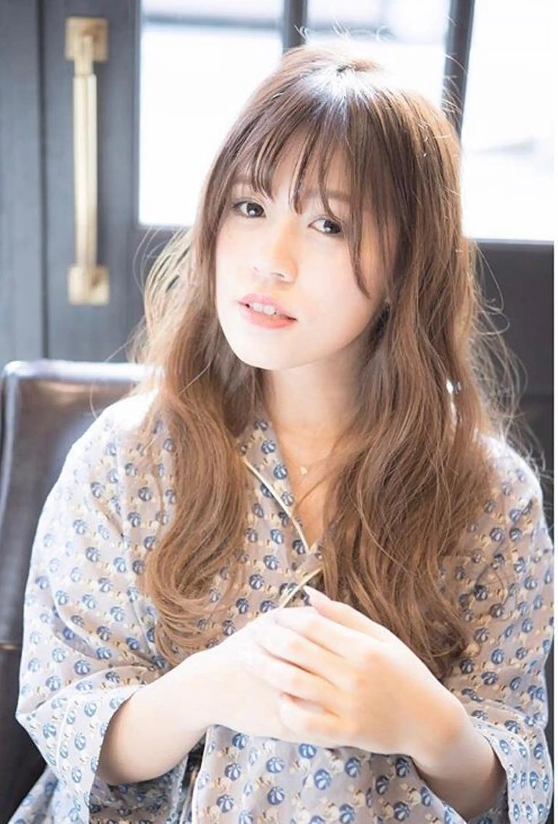 ロング カット ヘアカラー トリートメント KAJI MANAMIのヘアスタイル