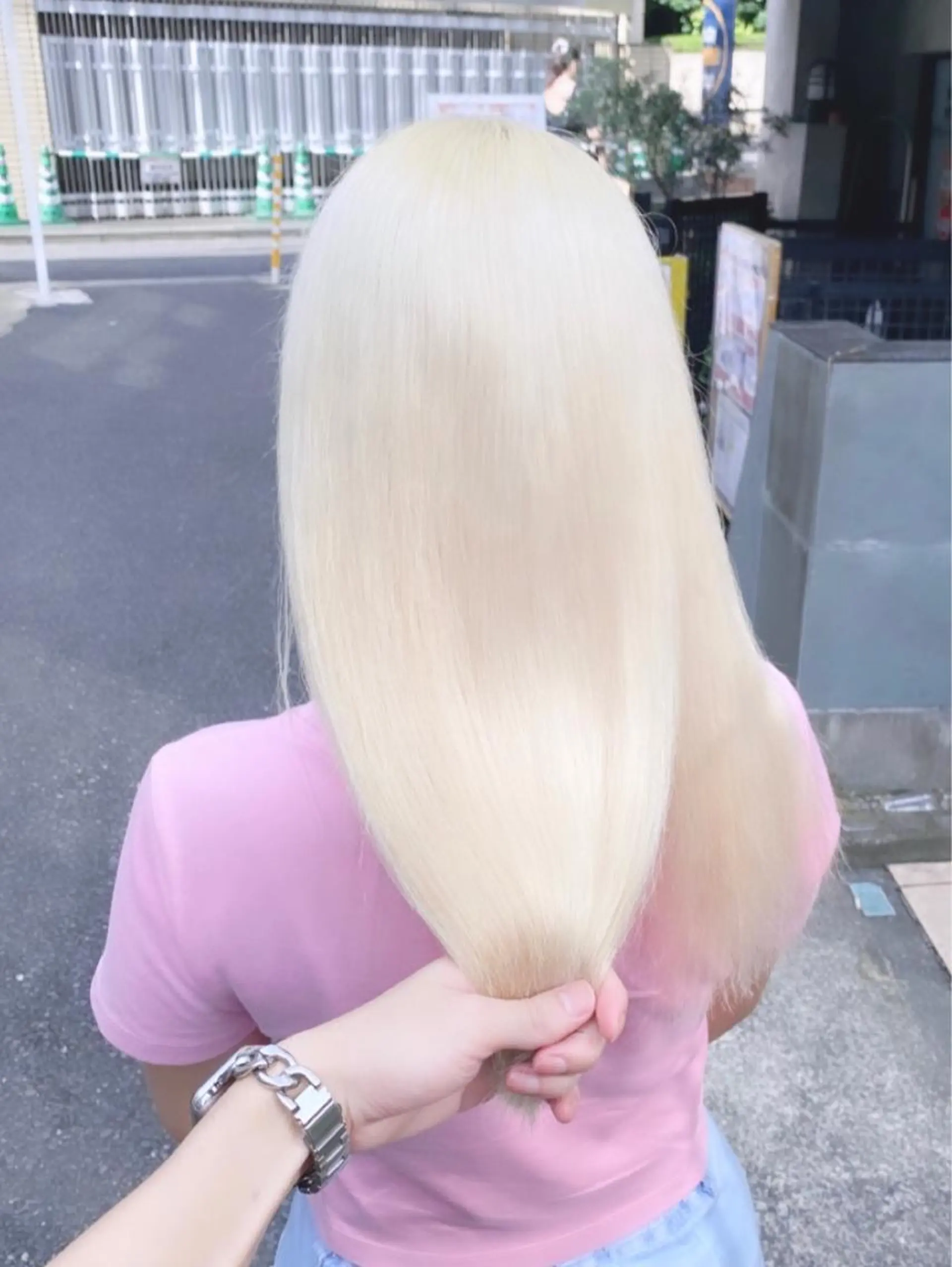 セミロング カラー パーマ ヘアアレンジ メンズ キッズ ネイル マツエク・マツパ アイブロウ ブロンド ホワイトブロンド ホワイト ハイトーンNo.1 👩🏼NaGiSaのヘアスタイル