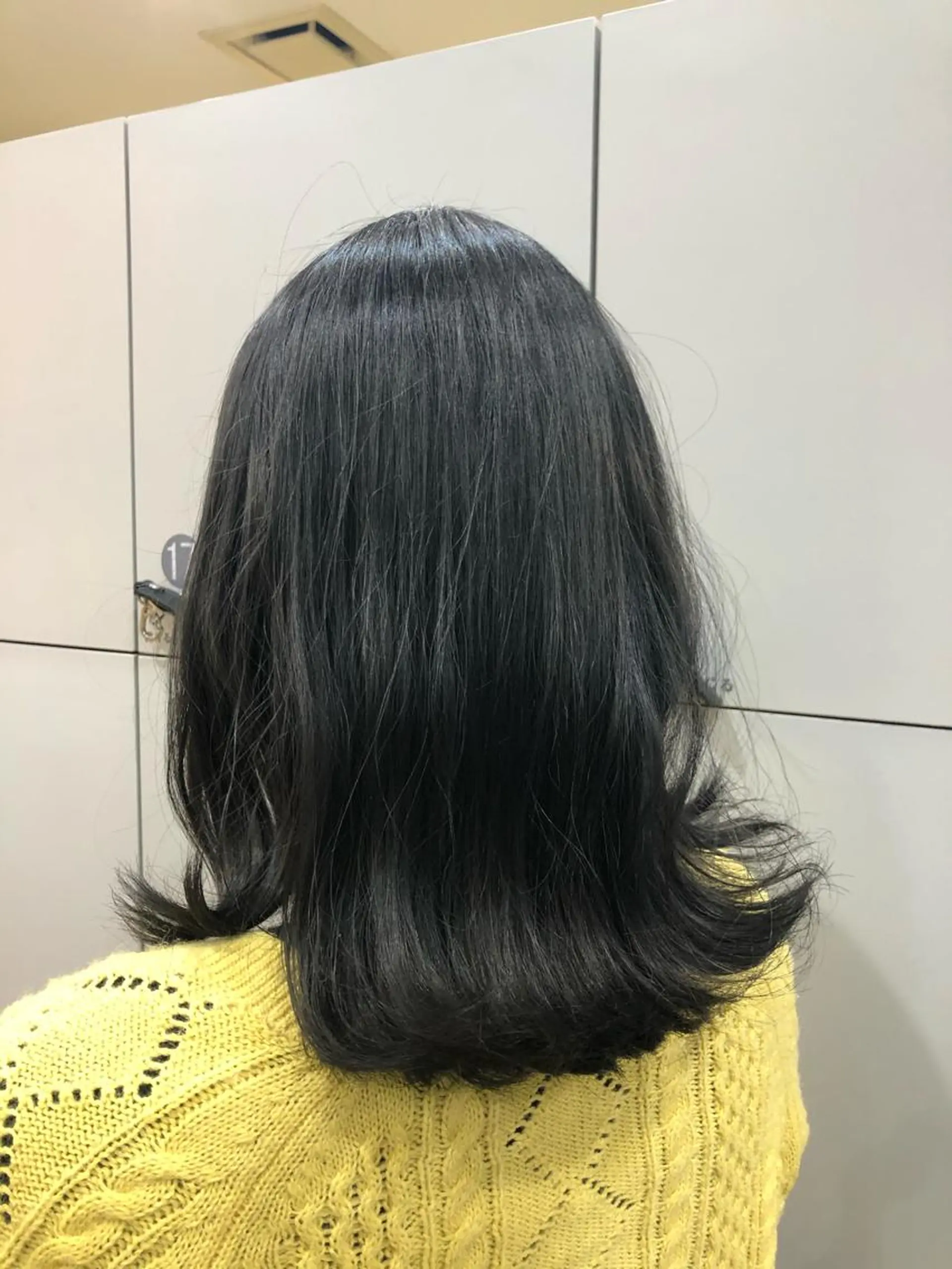 ミディアム カラー 小野 遥南のヘアスタイル