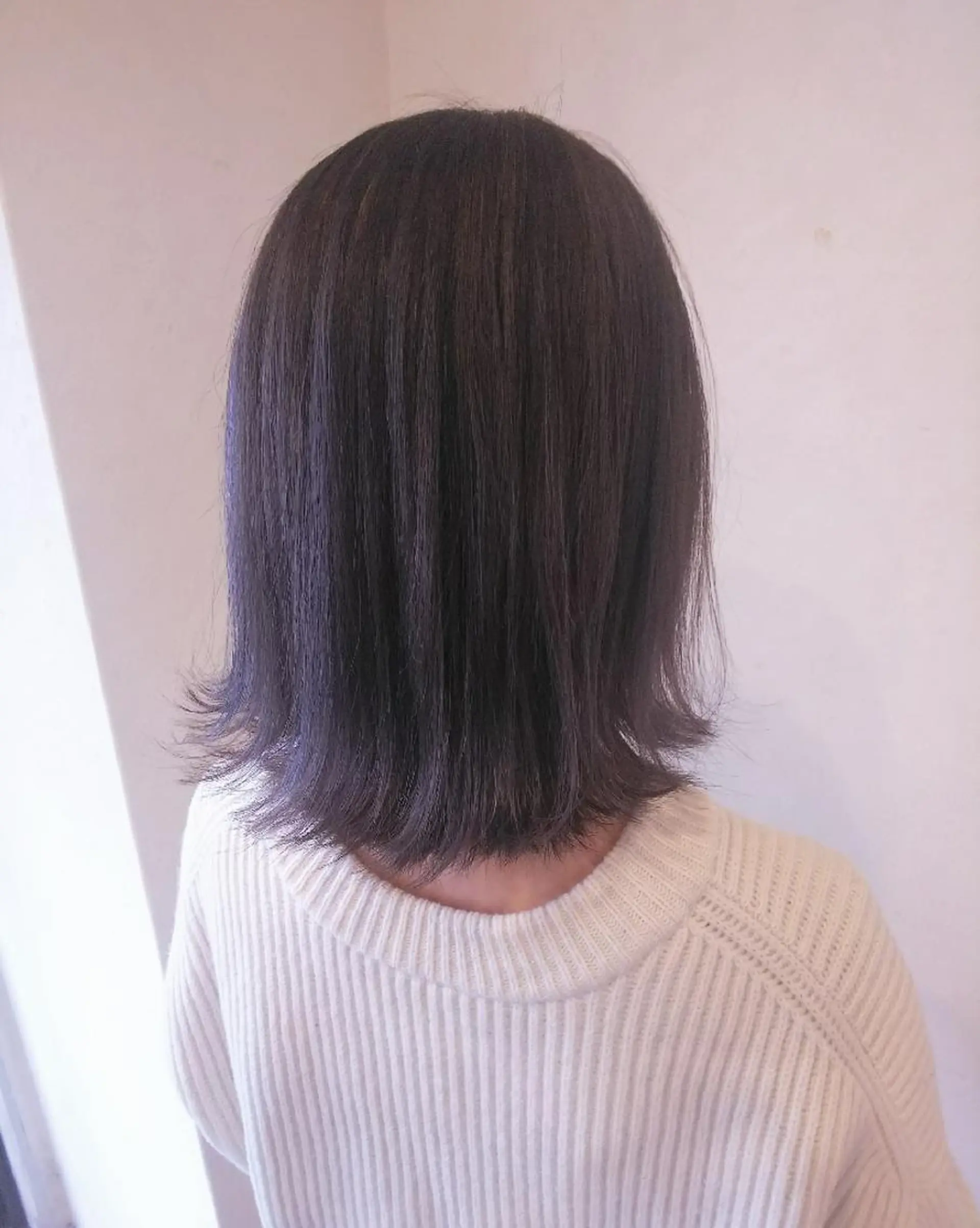 ミディアム カラー グレージュ RU RIのヘアスタイル
