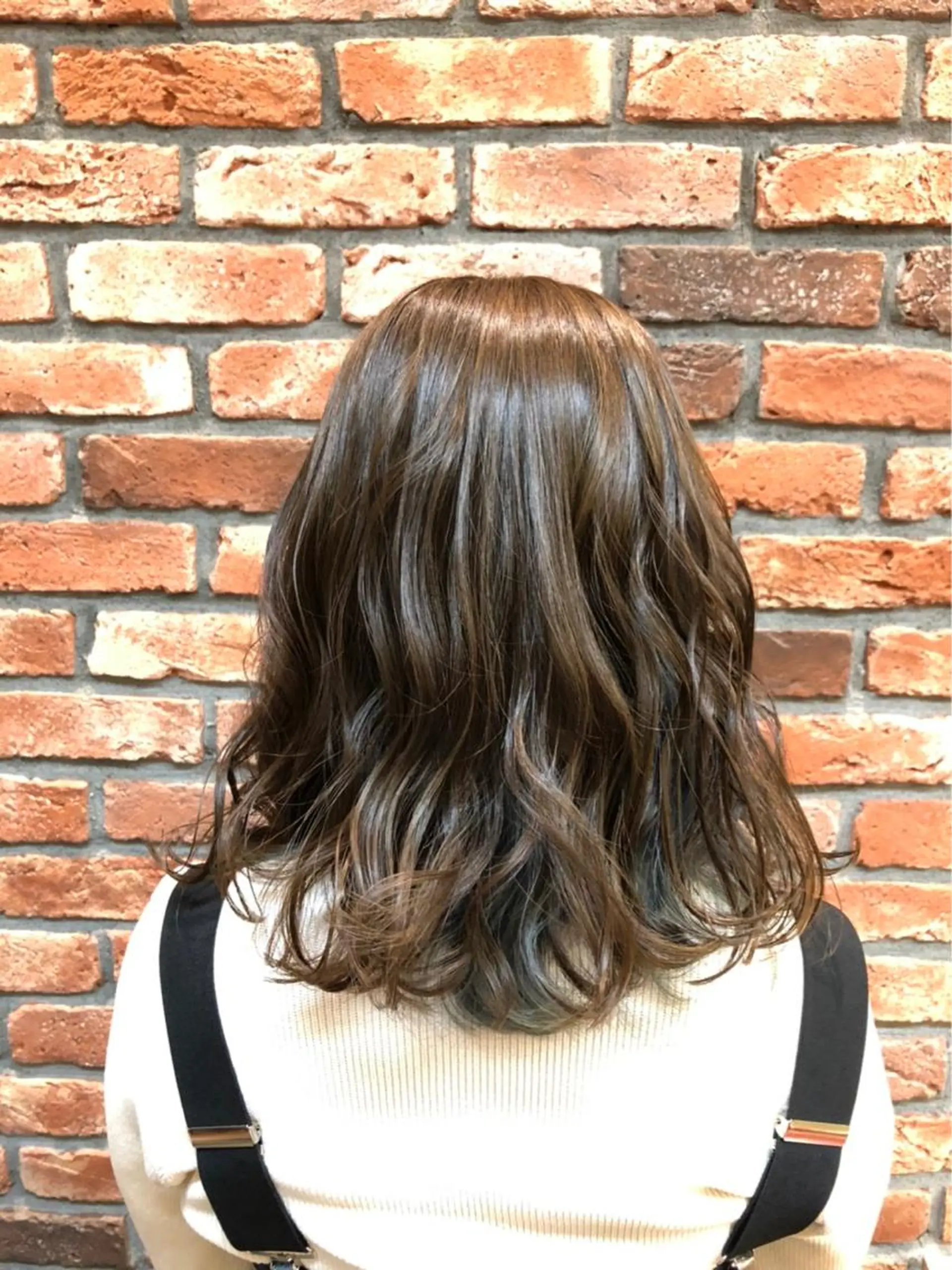 セミロング 中川 莉玖のヘアスタイル