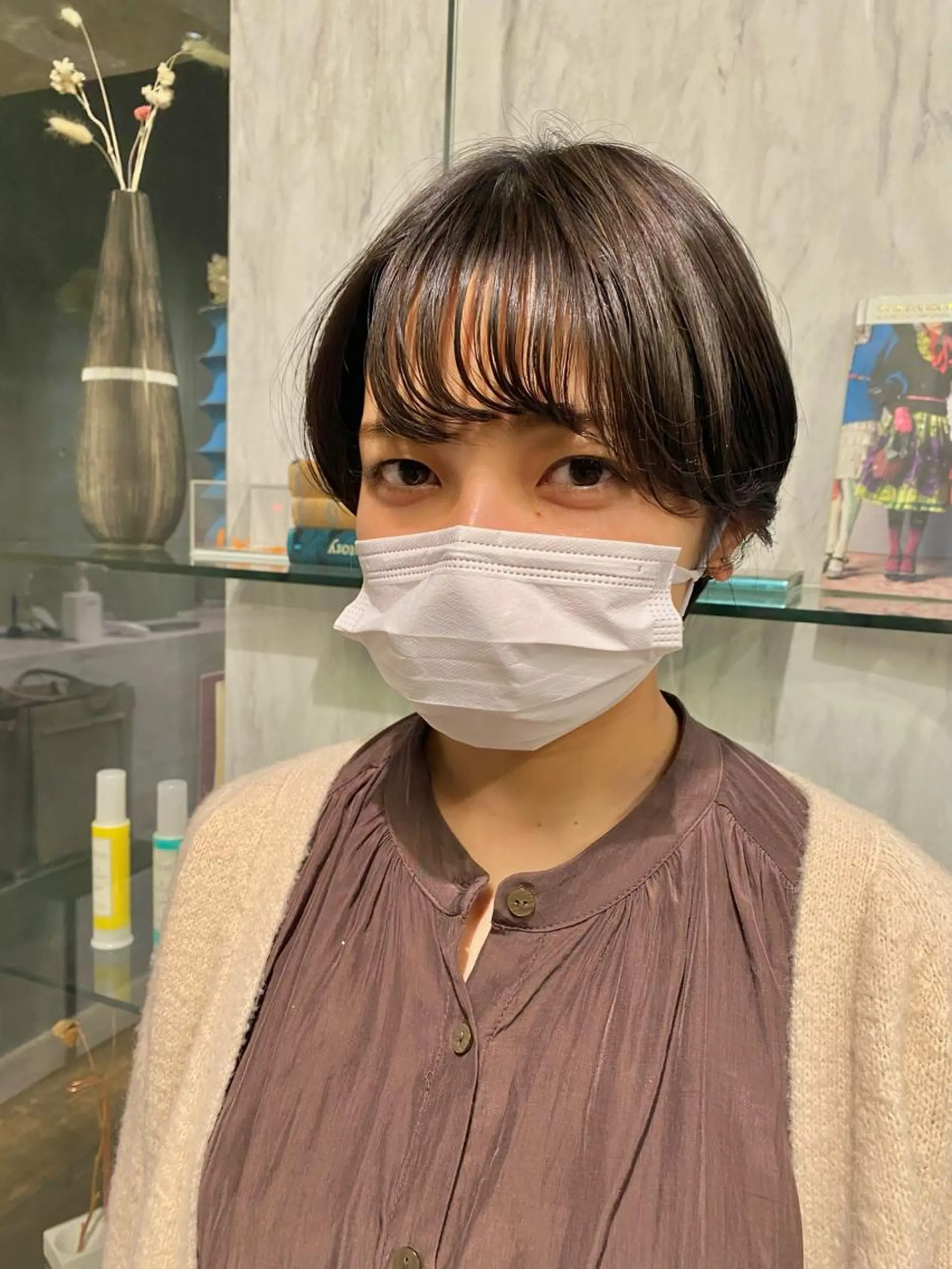 ショート カラー アッシュ アッシュブラウン ブラウンカラー 透明感カラー ハイライトカラー ROBBY所属・松井美樹/似合わせ ガーリー・韓国のヘアスタイル