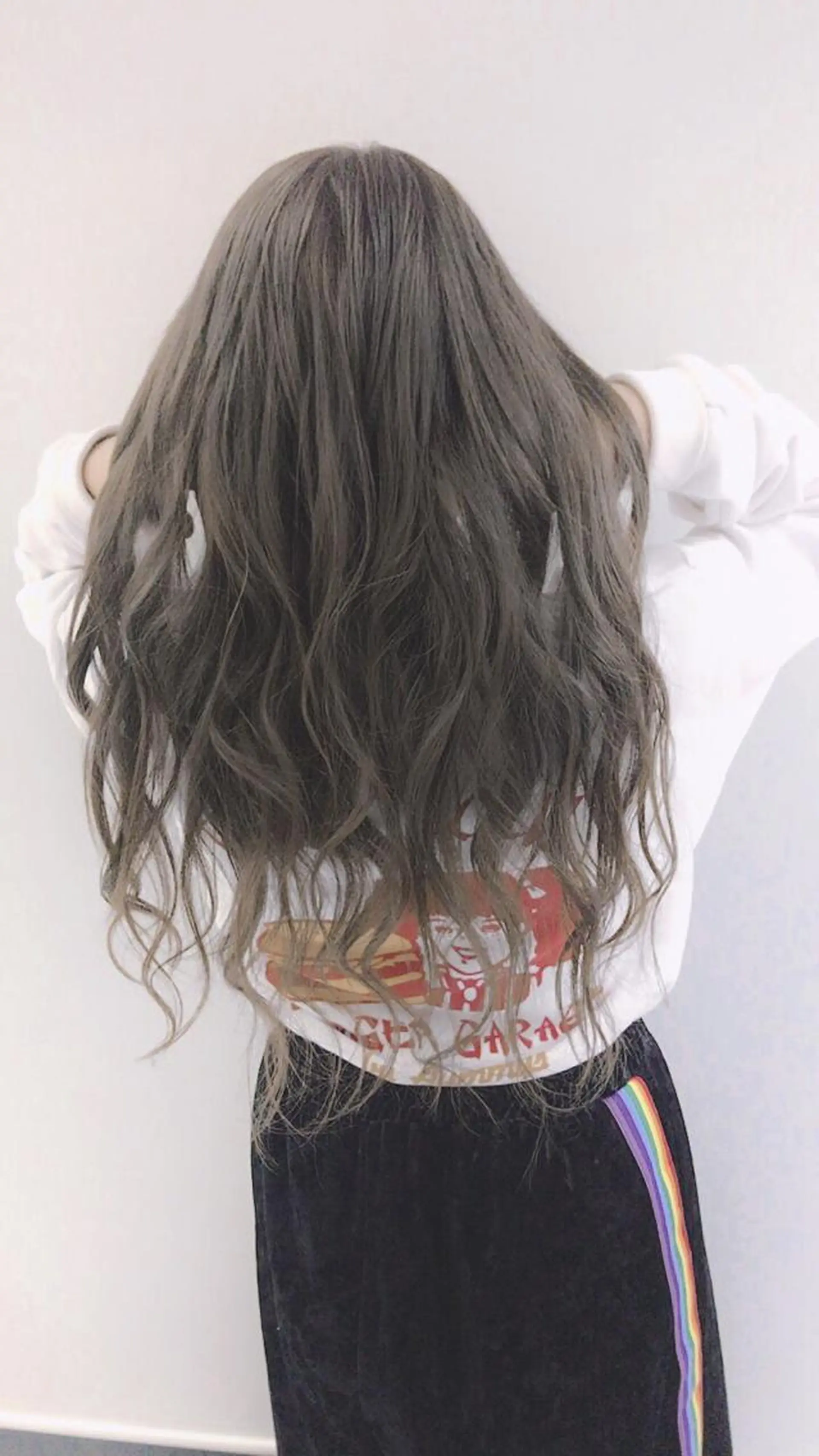 ロング カラー アッシュ ベージュカラー ブリーチ 透明感カラー 🤍🐰韓国ヘア/ レイヤー🤍菅原麻里のヘアスタイル