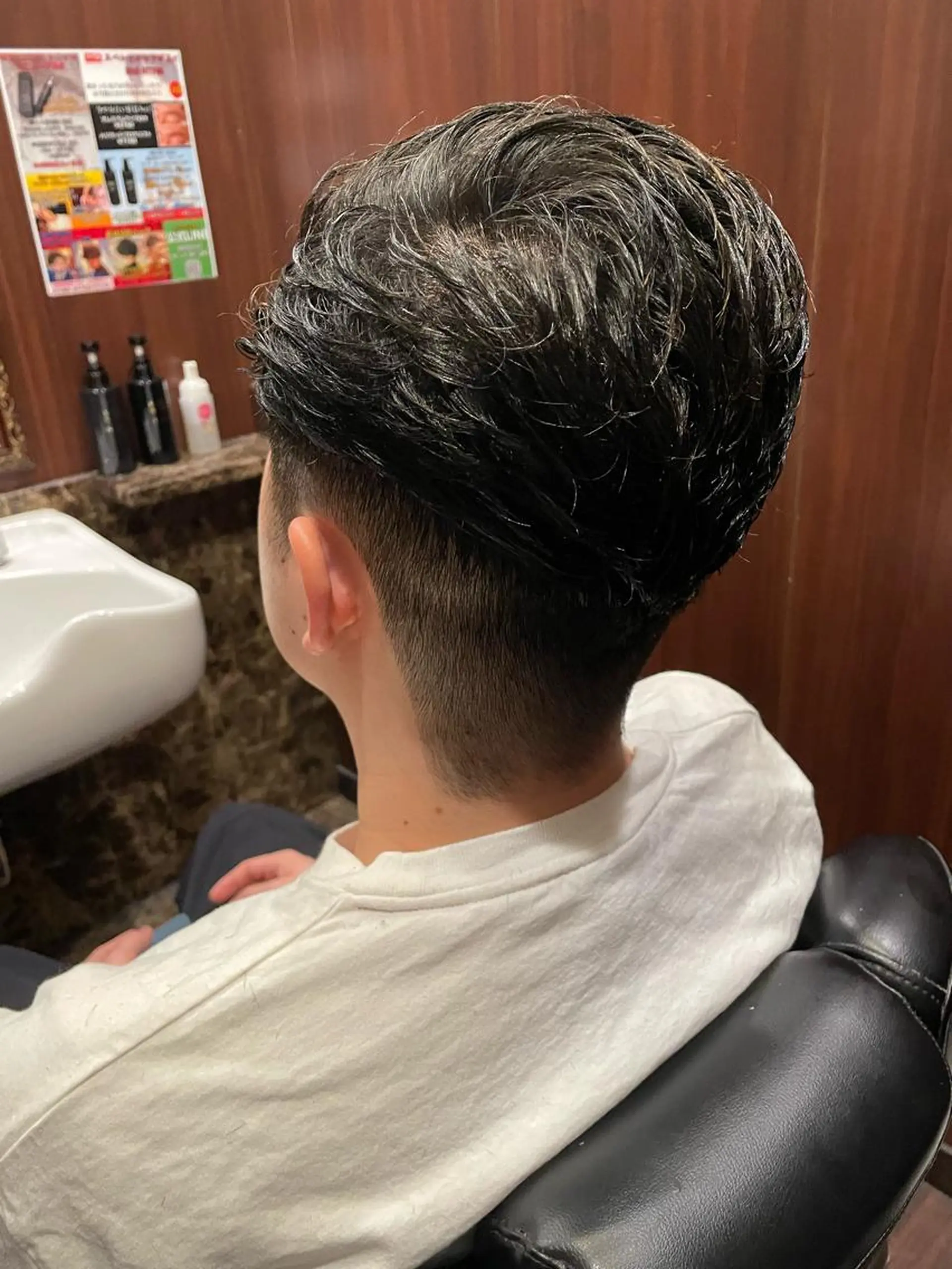 ミディアム メンズ 海老原 コウのヘアスタイル