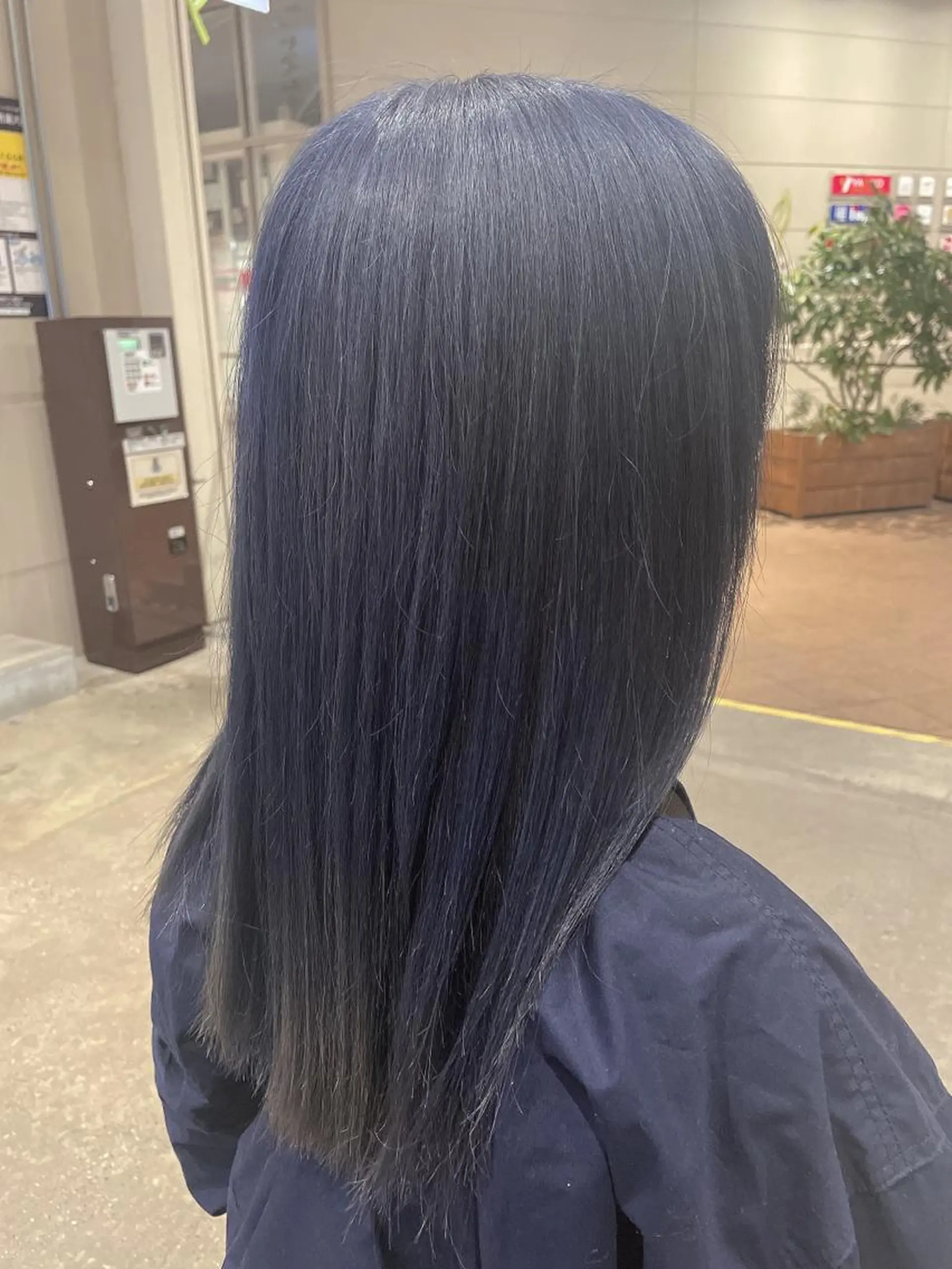 ミディアム カラー ブリーチ 中尾 唯音名のヘアスタイル