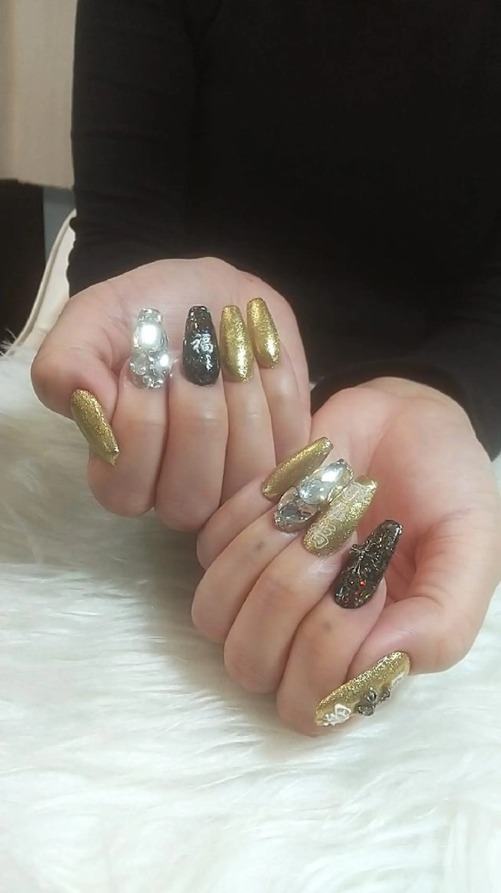 ネイル フットネイル ゴールド 韓国ネイル ニュアンスネイル 赤色 L'amour 吹田市のネイルデザイン