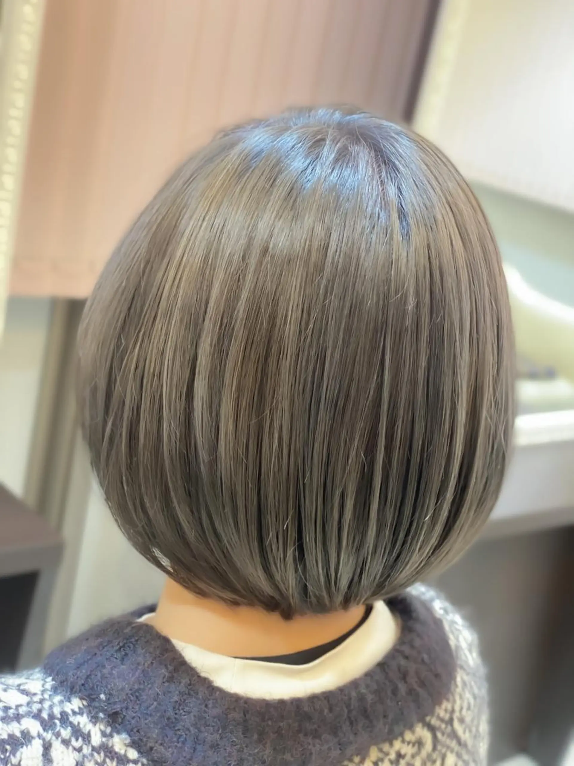 ショート カラー ブリーチ グラデーションカラー ハイトーンカラー ボブ カット ヘアカラー 大間 礼真のヘアスタイル