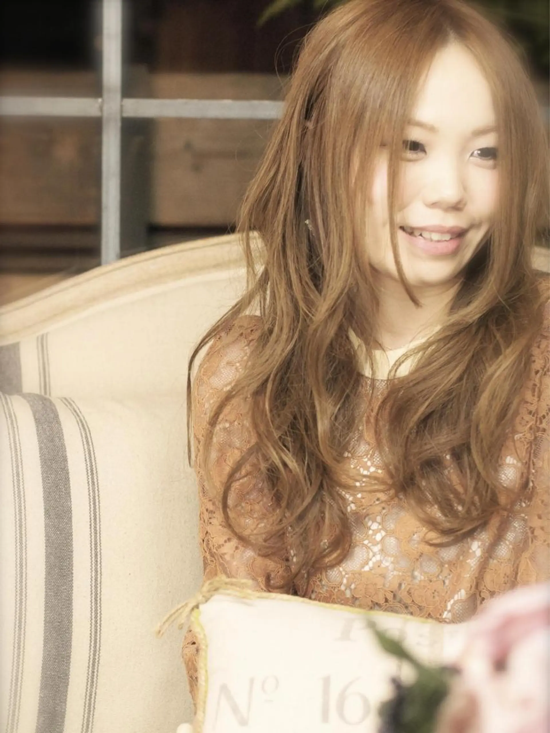 セミロング ロング Euphoria 【ユーフォリア】のヘアスタイル