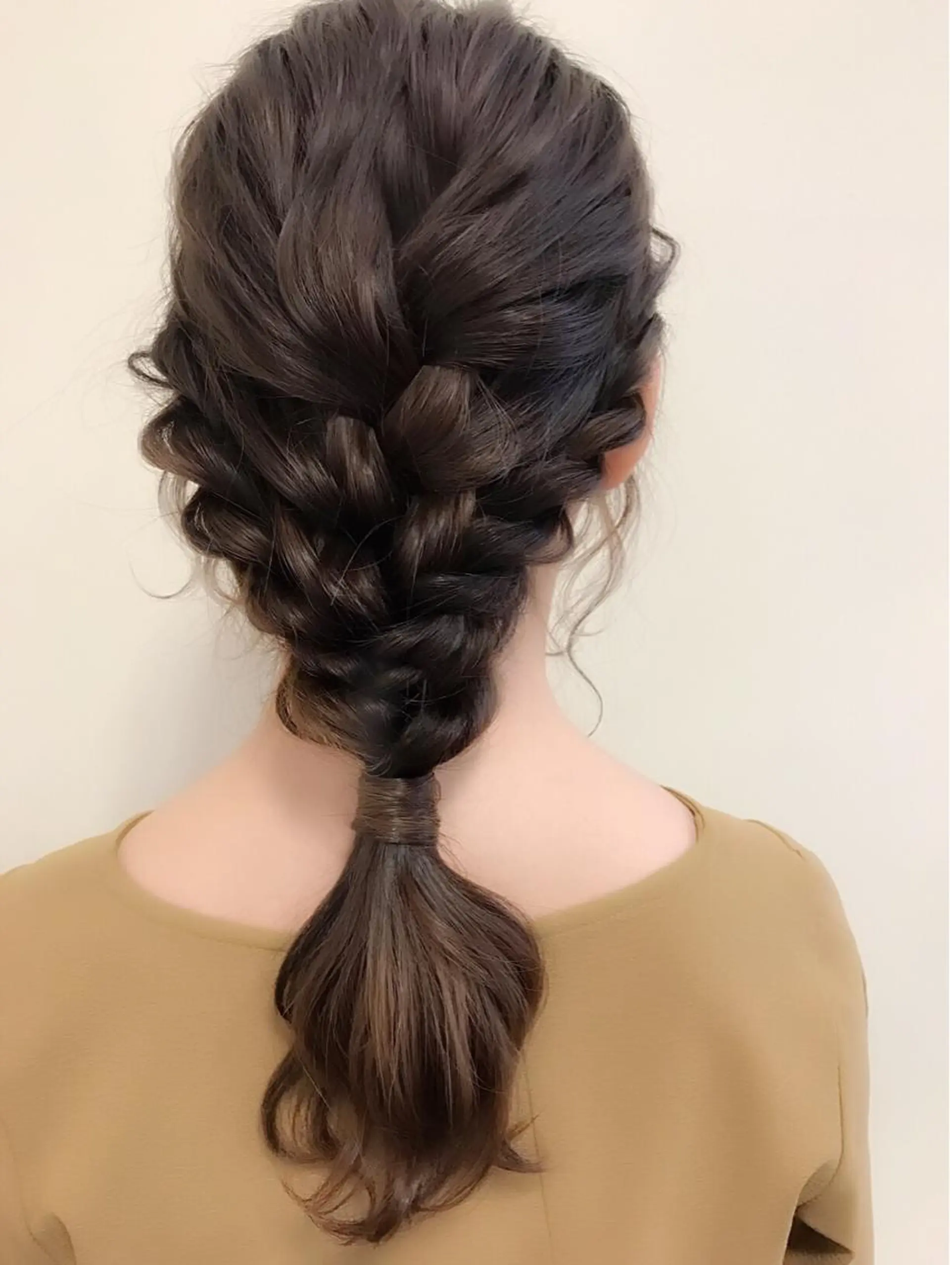セミロング ヘアアレンジ 沢田 瞳のヘアスタイル
