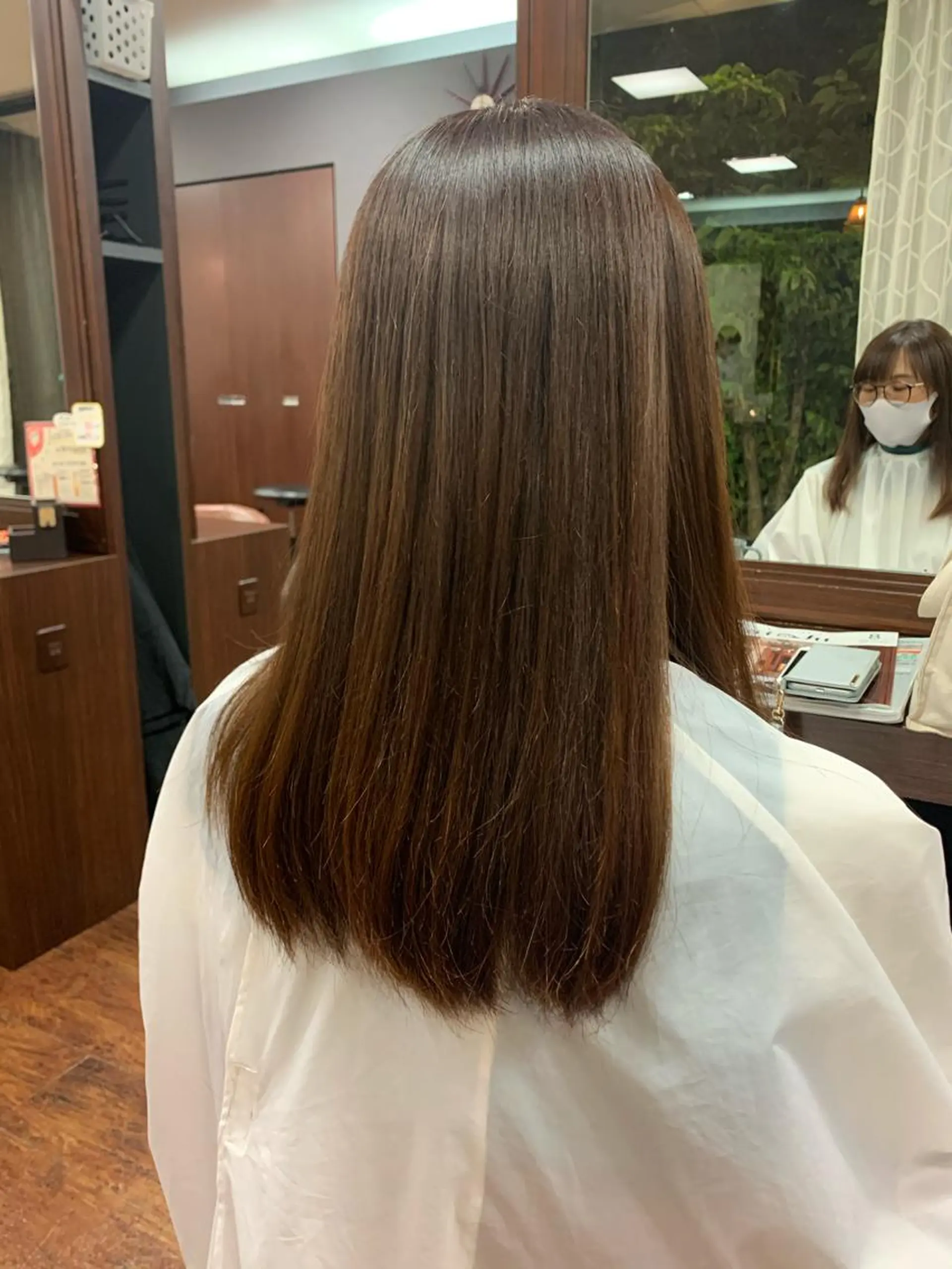セミロング おせ ちさとのヘアスタイル