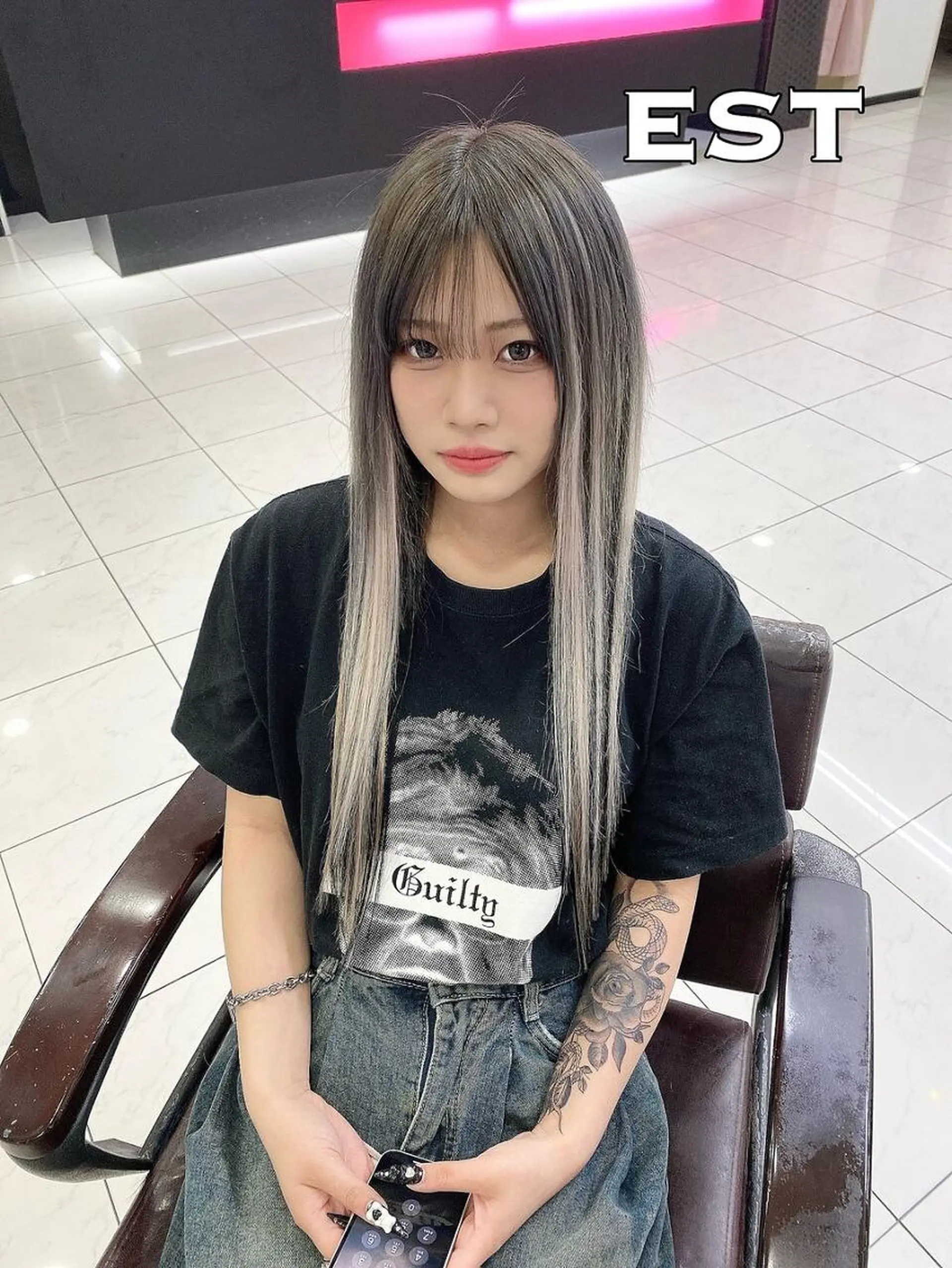 カラー ロング シールエクステ バレイヤージュ ベージュカラー ブリーチ ケアブリーチ M. KANAのヘアスタイル