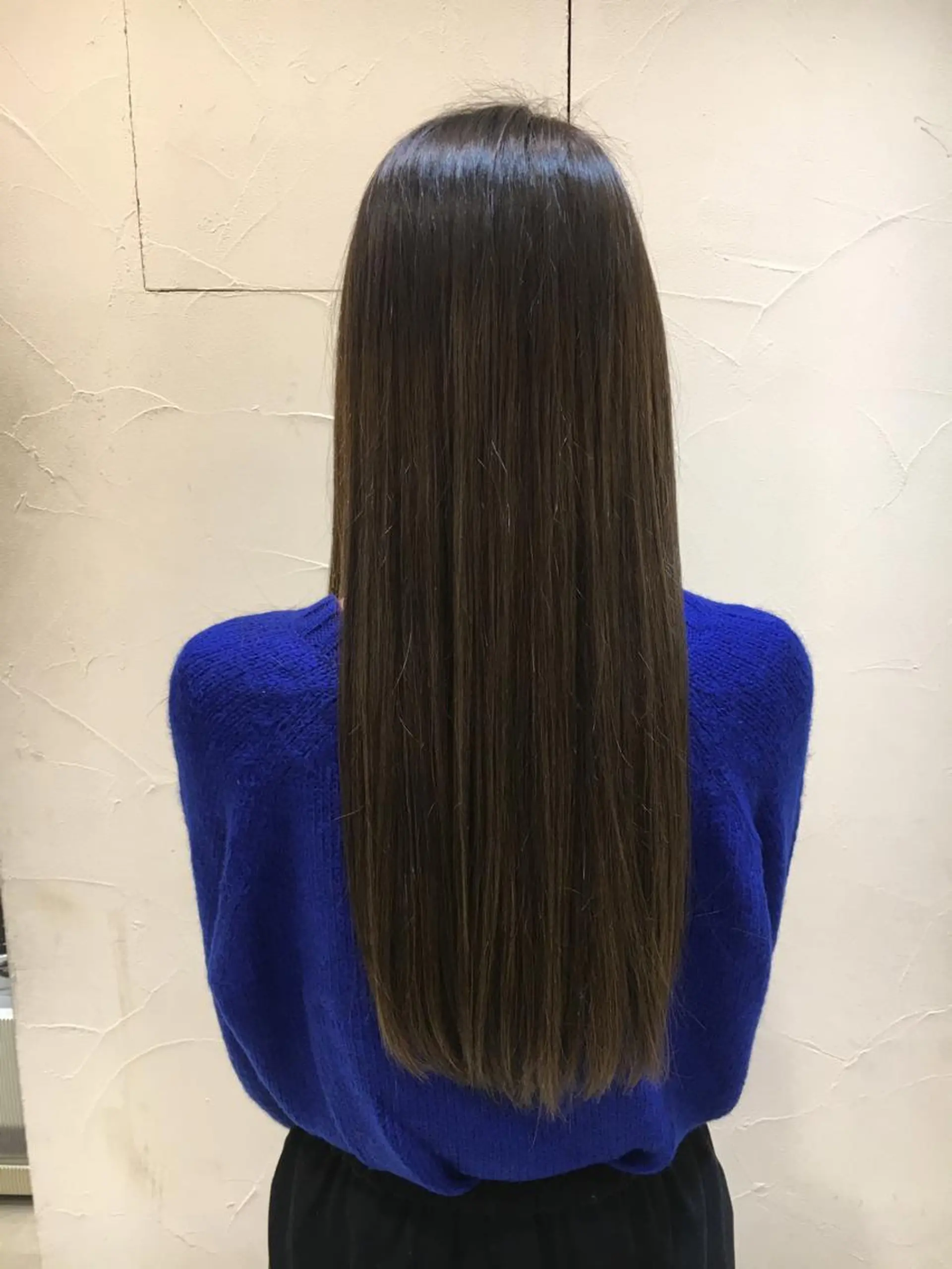 ロング カラー ミドウチ アヤカのヘアスタイル