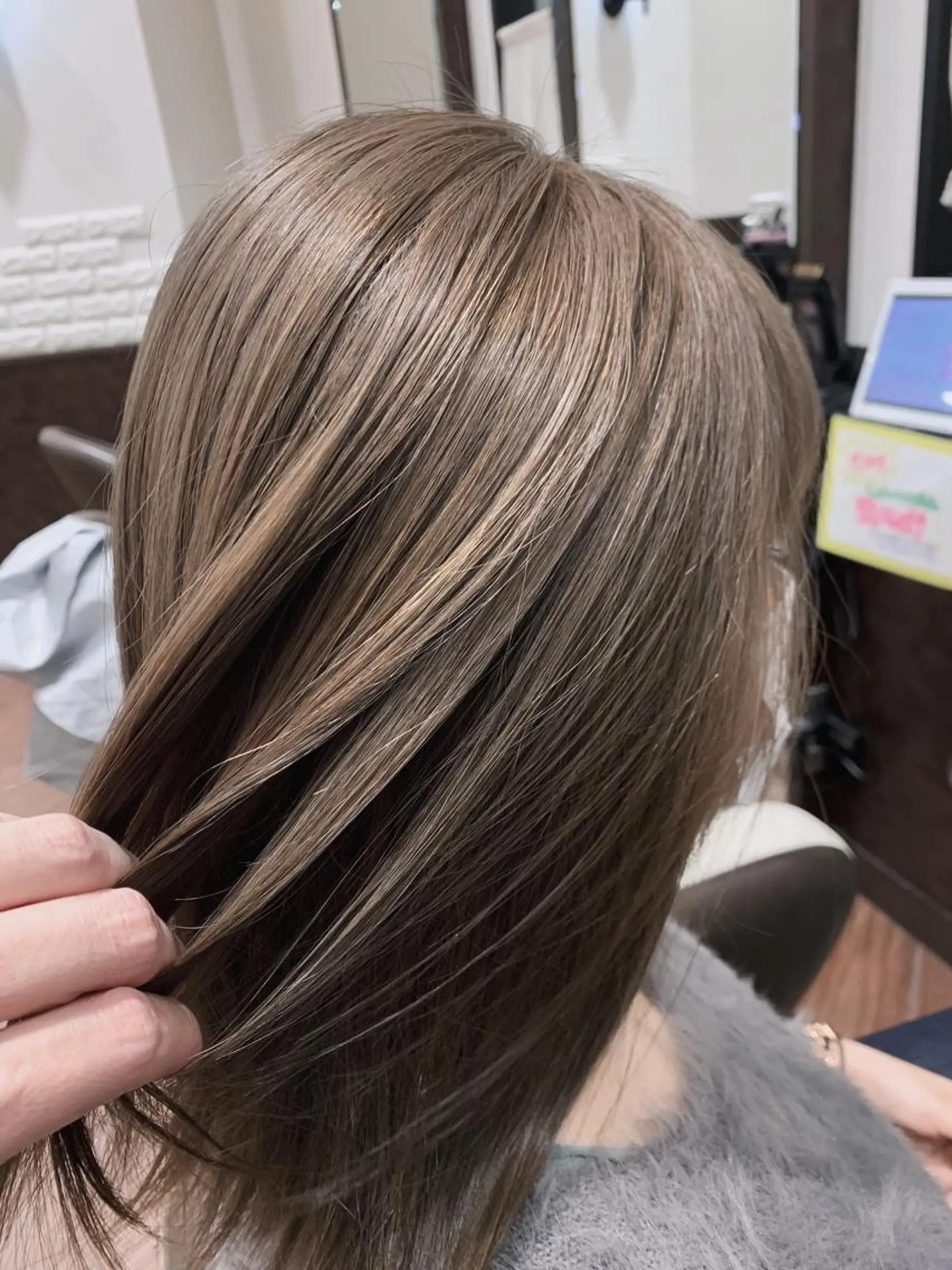 セミロング カラー カット ヘアカラー Ebise Kazunoriのヘアスタイル