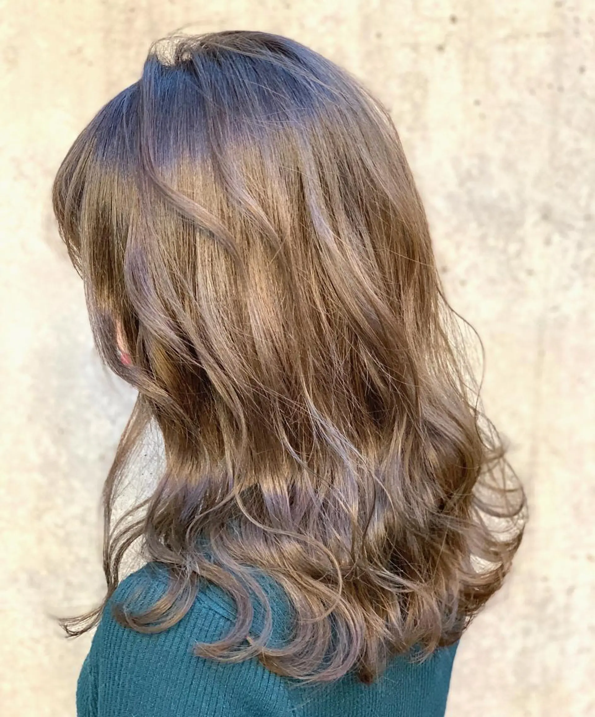 セミロング カラー ブリーチ ケアブリーチ ダブルカラー グレージュ 一ノ瀬 暁のヘアスタイル