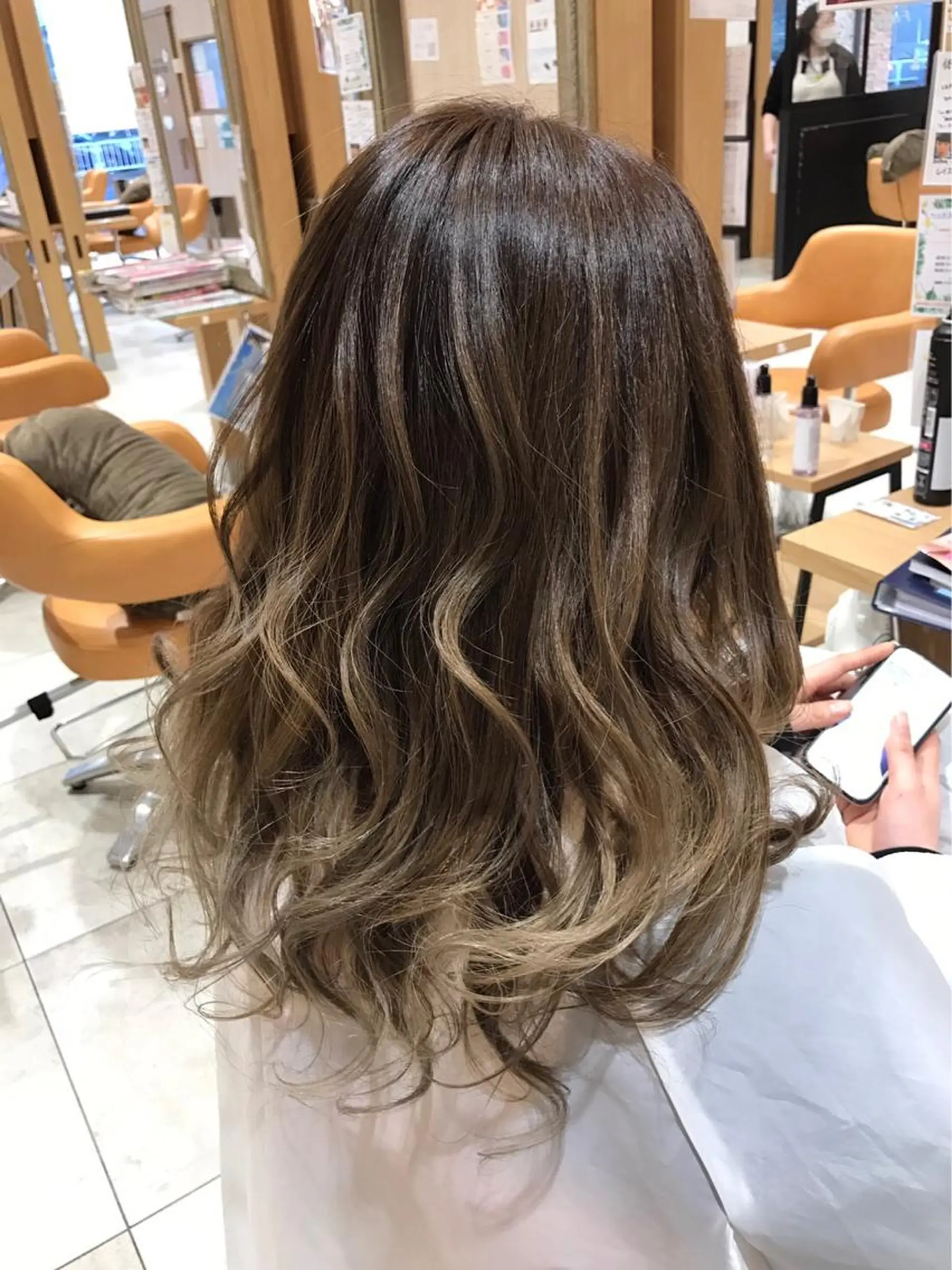 セミロング 藤井 ひろとのヘアスタイル
