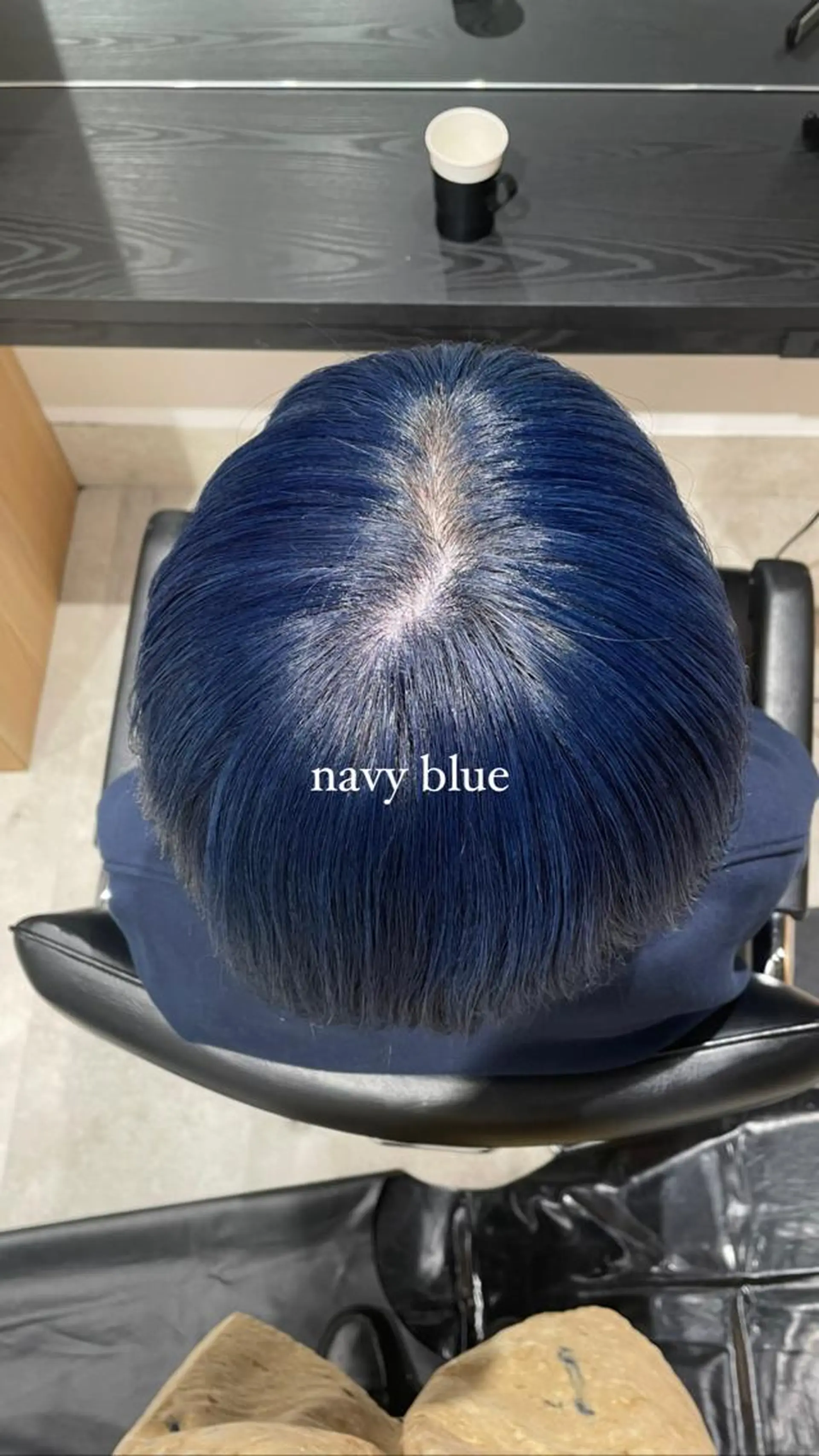 カラー 黒髪 ブリーチ ブルーカラー ネイビーカラー 吉田一輝 外国人パーマのヘアスタイル