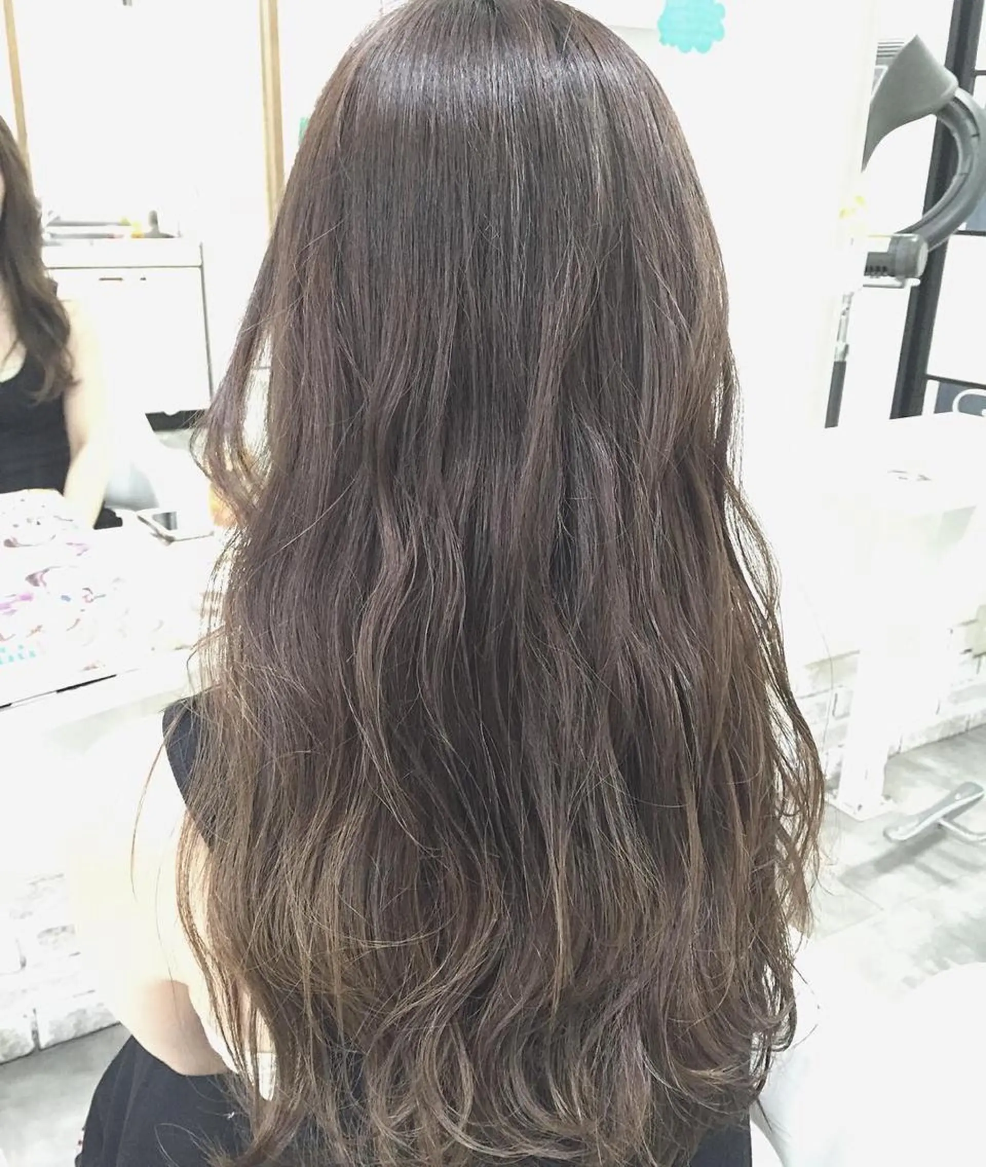 ロング ハイライト ヘアカラー 八谷 将平のヘアスタイル